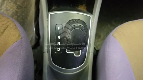 Photo 16 VIN: KMHCT41D0DU297472 - HYUNDAI ACCENT 