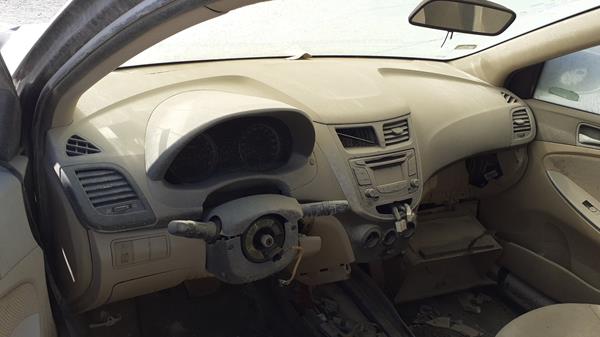 Photo 9 VIN: KMHCT41D2EU630840 - HYUNDAI ACCENT 