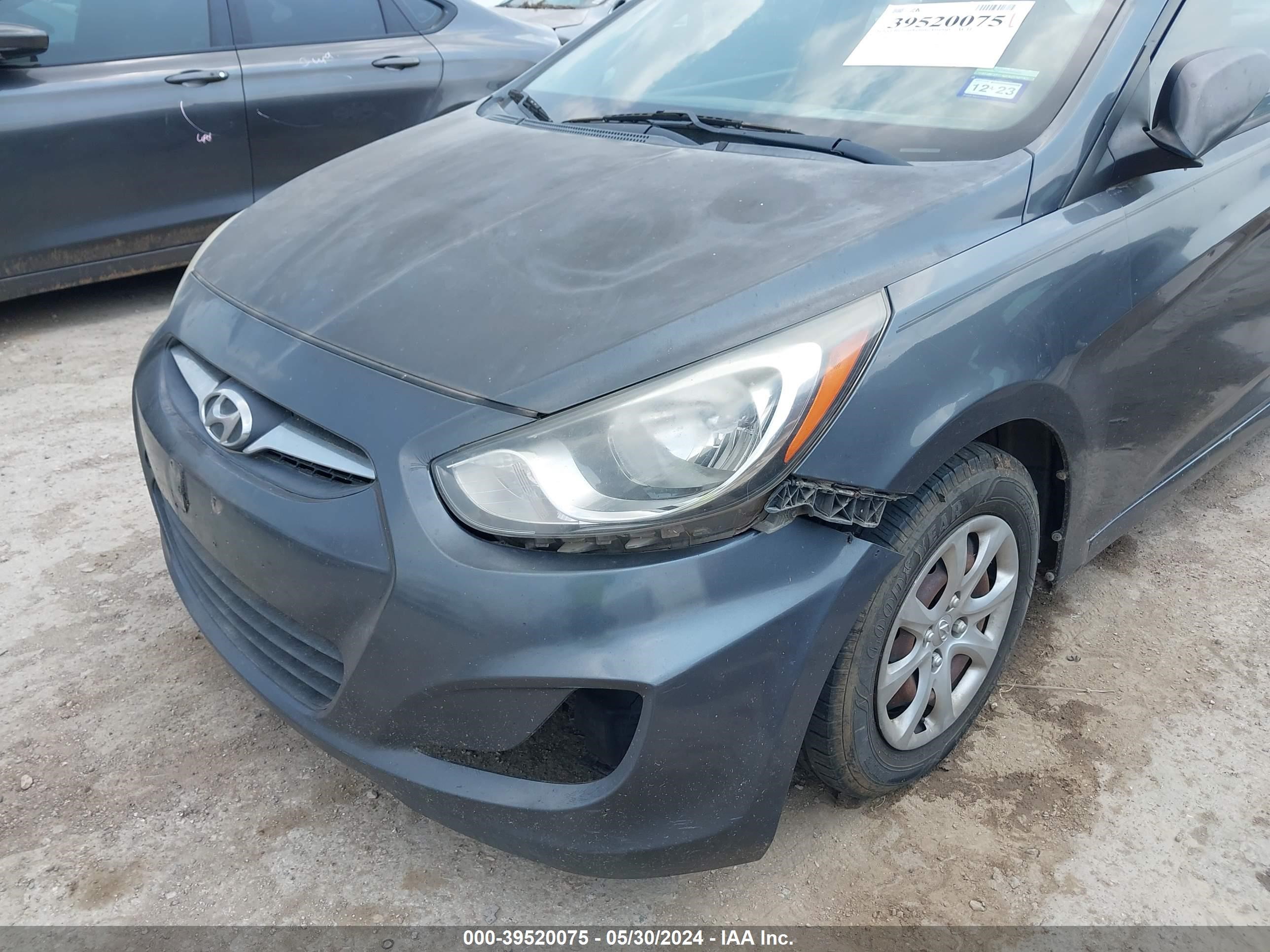 Photo 5 VIN: KMHCT4AE0CU054610 - HYUNDAI ACCENT 