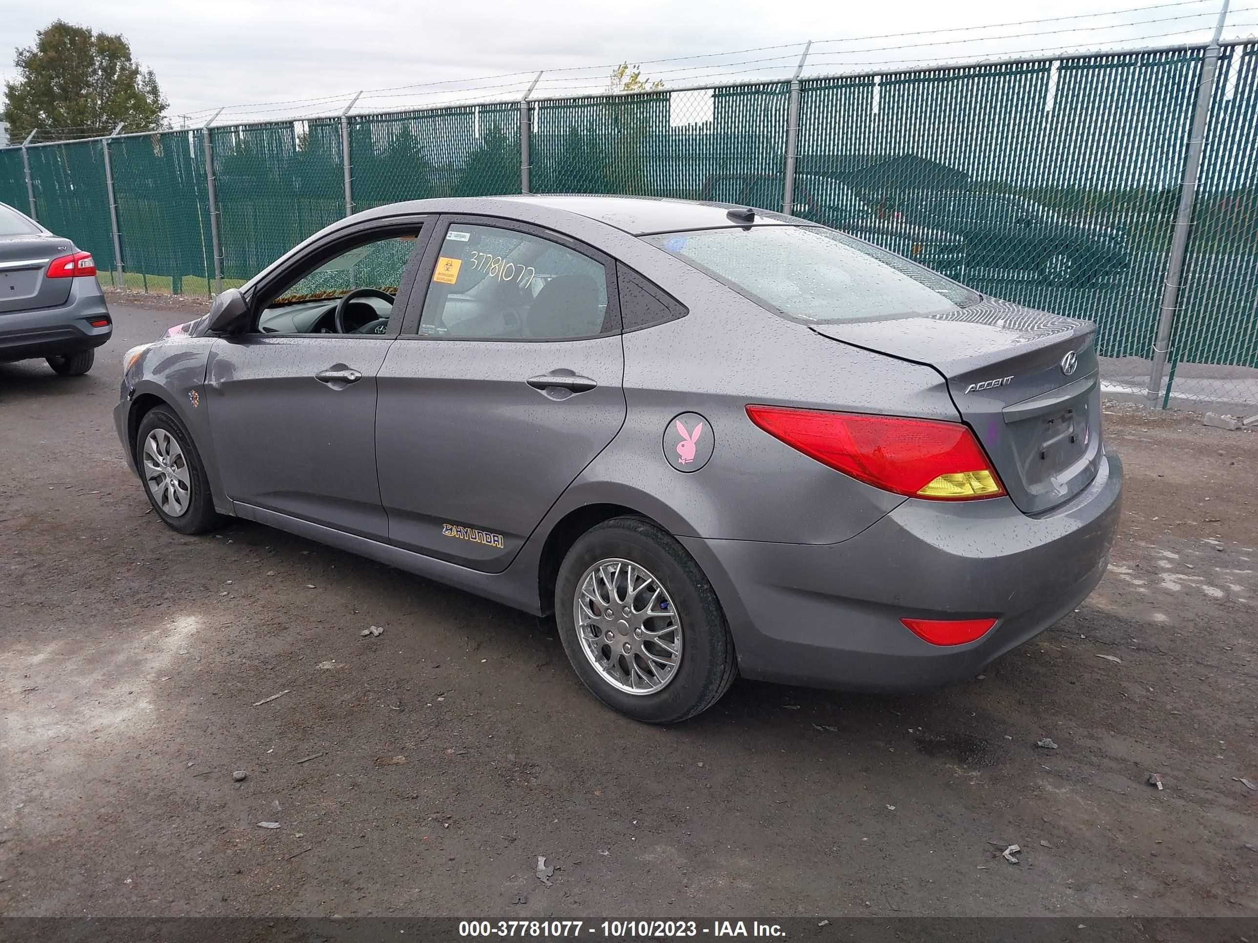 Photo 2 VIN: KMHCT4AE0FU821375 - HYUNDAI ACCENT 