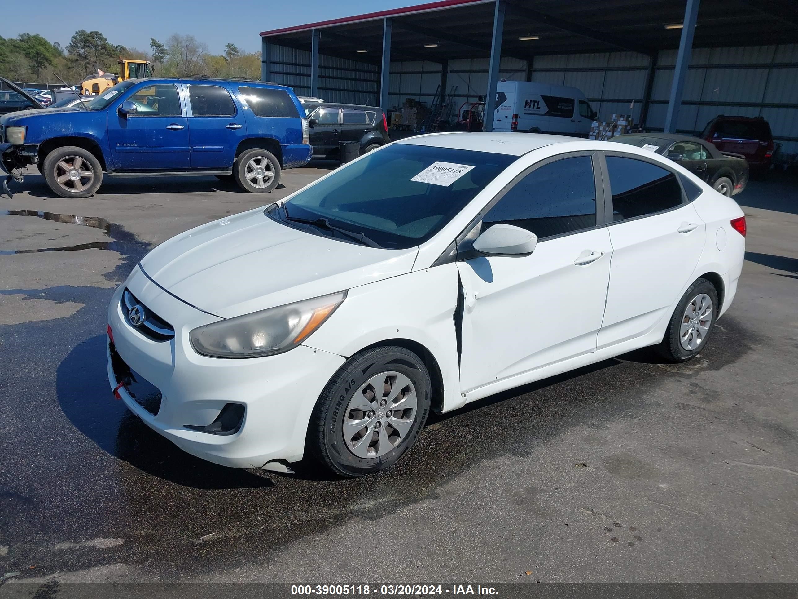 Photo 1 VIN: KMHCT4AE0GU107800 - HYUNDAI ACCENT 