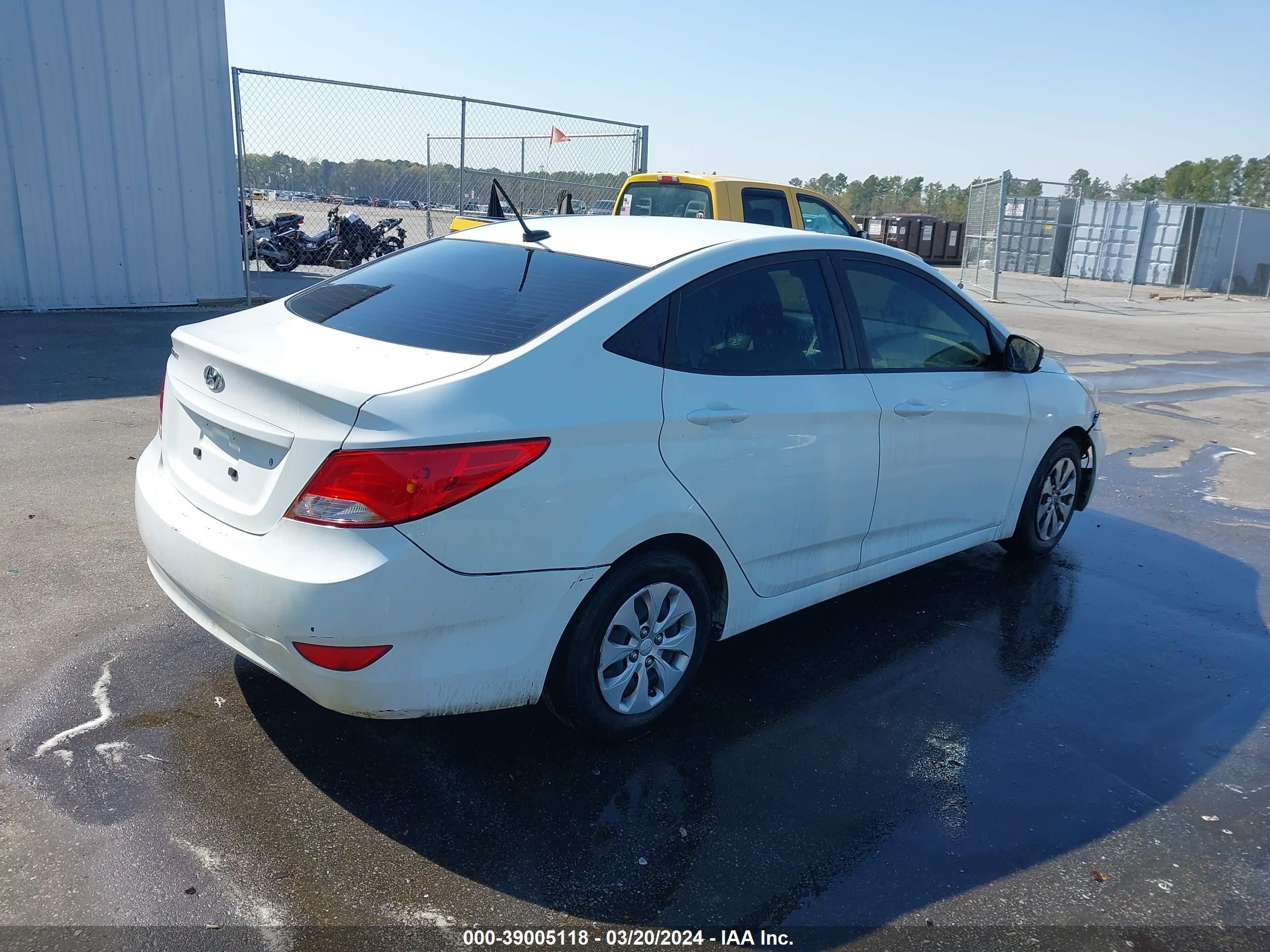 Photo 3 VIN: KMHCT4AE0GU107800 - HYUNDAI ACCENT 