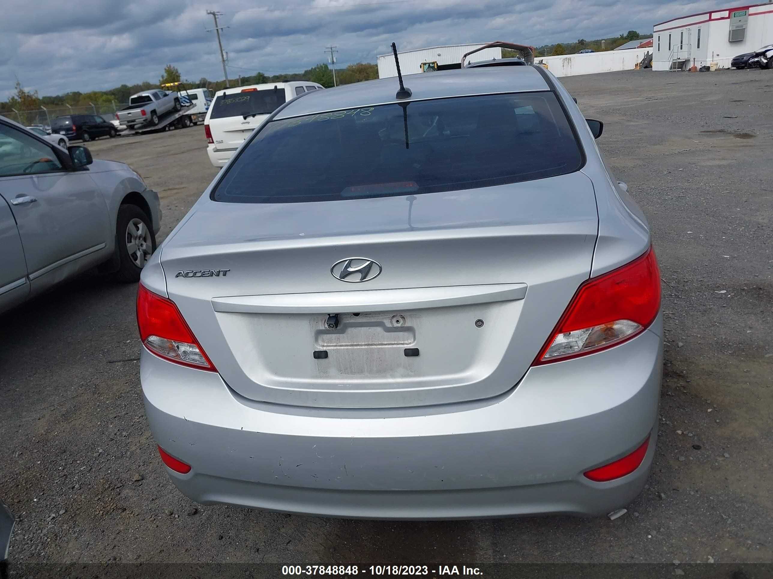 Photo 15 VIN: KMHCT4AE0GU118523 - HYUNDAI ACCENT 