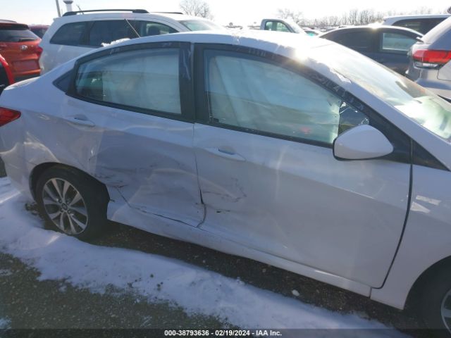 Photo 5 VIN: KMHCT4AE0HU372122 - HYUNDAI ACCENT 