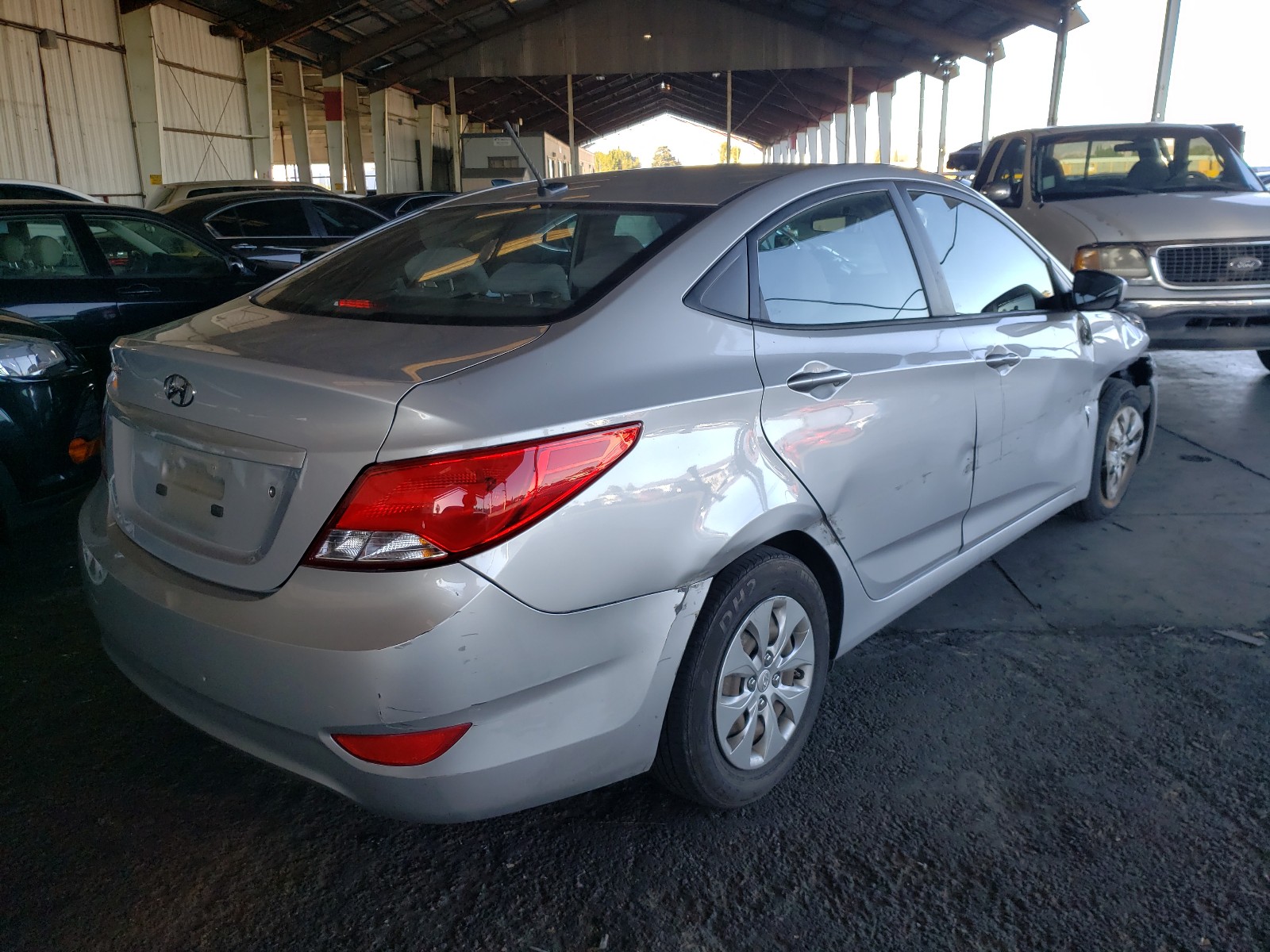 Photo 3 VIN: KMHCT4AE1GU030905 - HYUNDAI ACCENT SE 