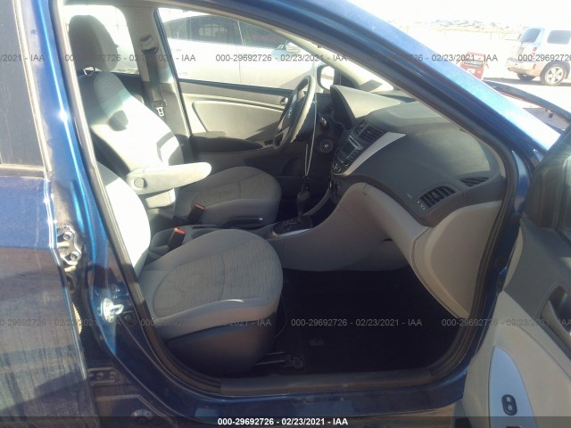 Photo 4 VIN: KMHCT4AE1HU311572 - HYUNDAI ACCENT 