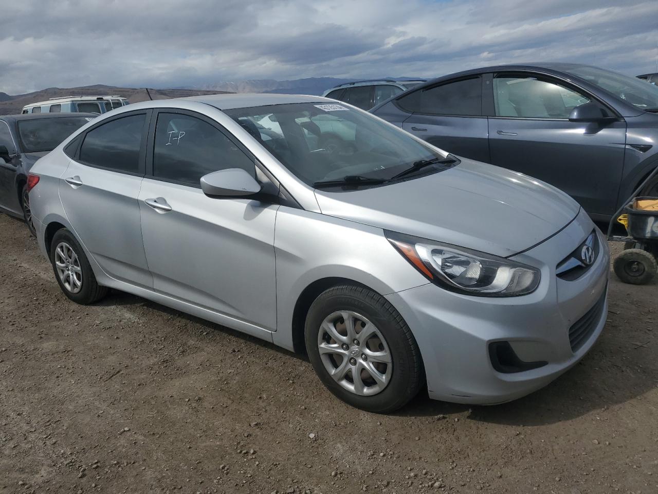 Photo 3 VIN: KMHCT4AE2DU500855 - HYUNDAI ACCENT 