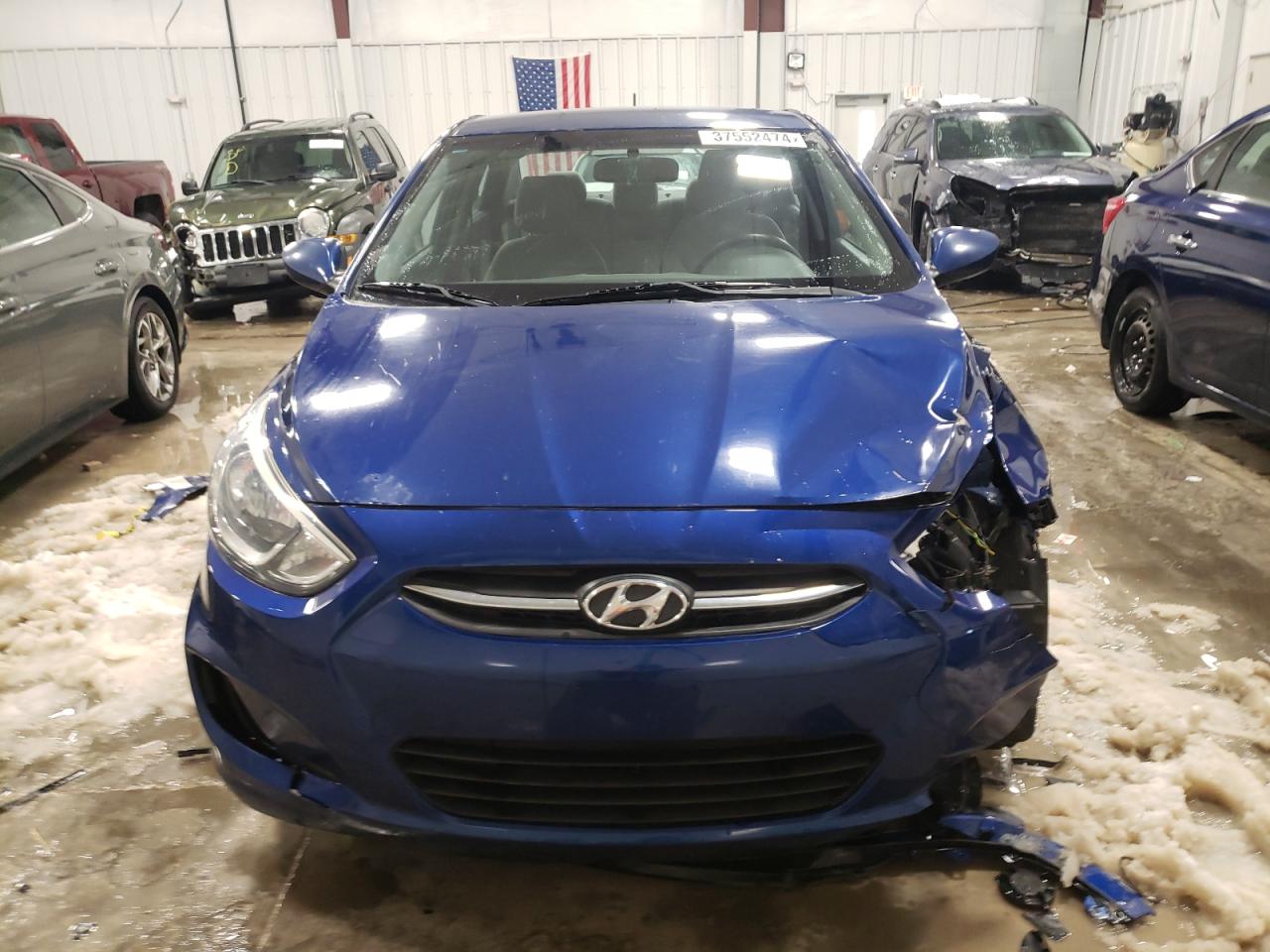 Photo 4 VIN: KMHCT4AE2FU795569 - HYUNDAI ACCENT 