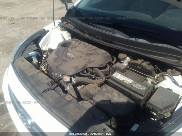 Photo 9 VIN: KMHCT4AE2FU821104 - HYUNDAI ACCENT 