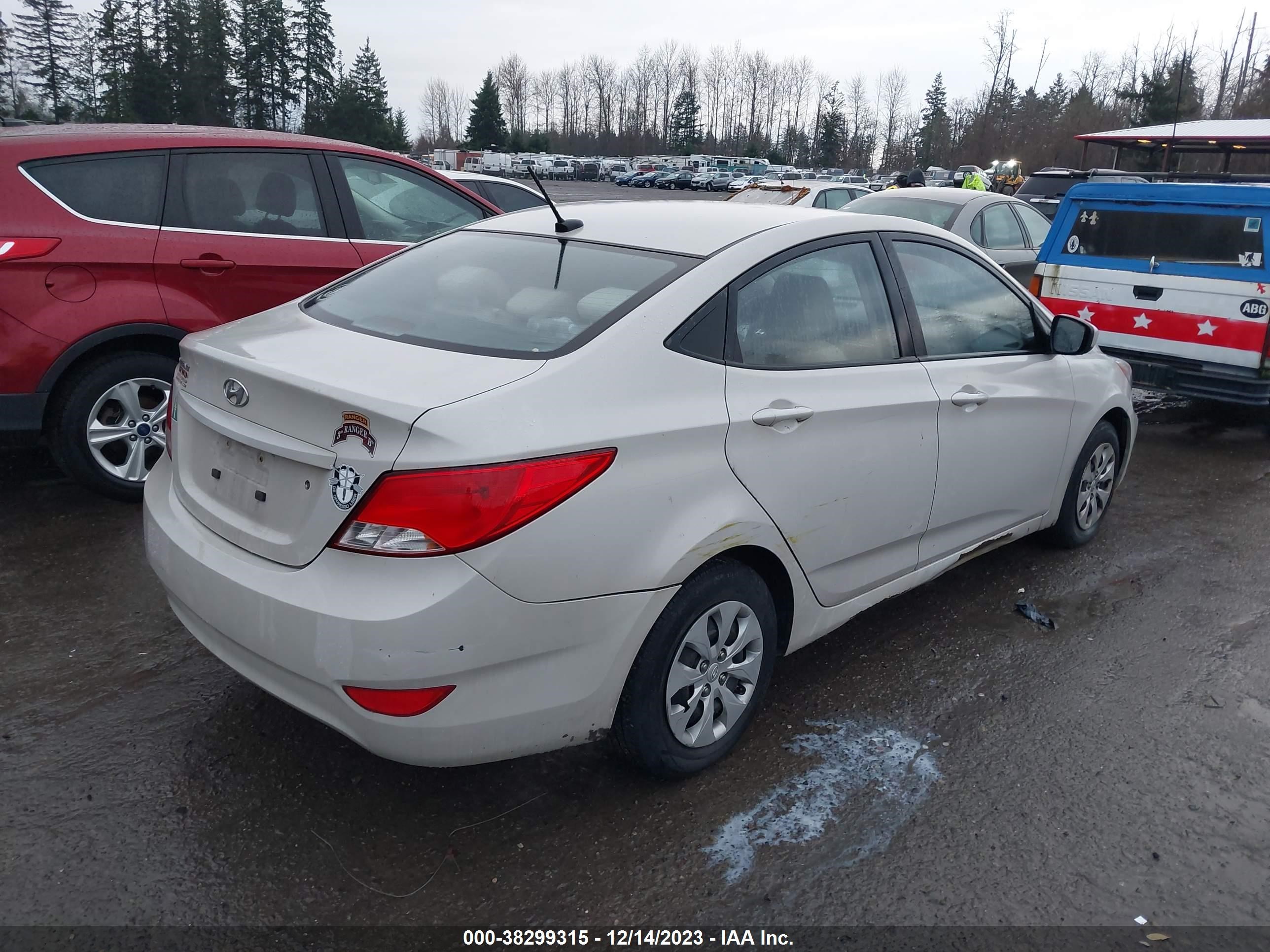 Photo 3 VIN: KMHCT4AE2FU903284 - HYUNDAI ACCENT 