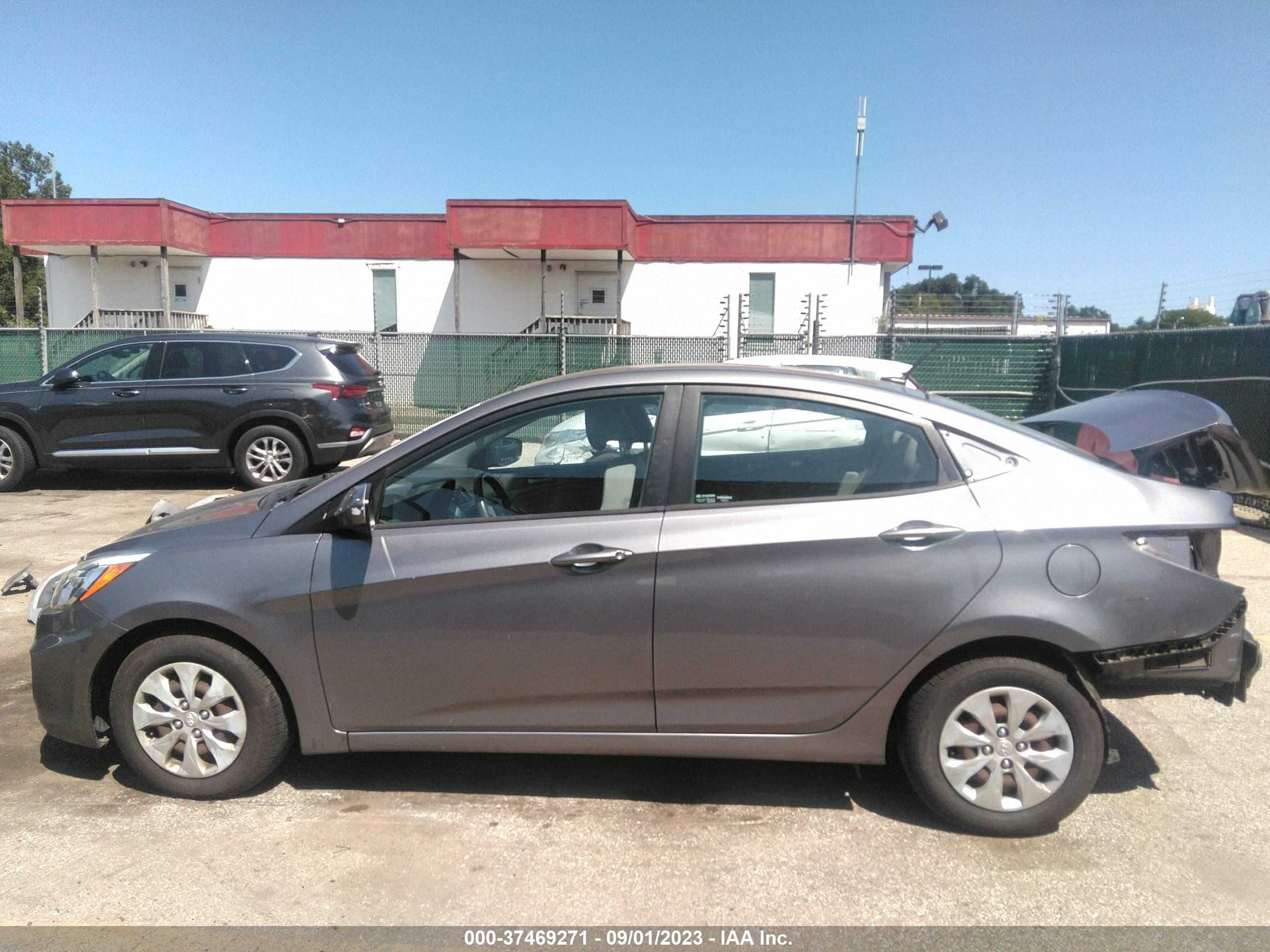 Photo 13 VIN: KMHCT4AE2GU986863 - HYUNDAI ACCENT 