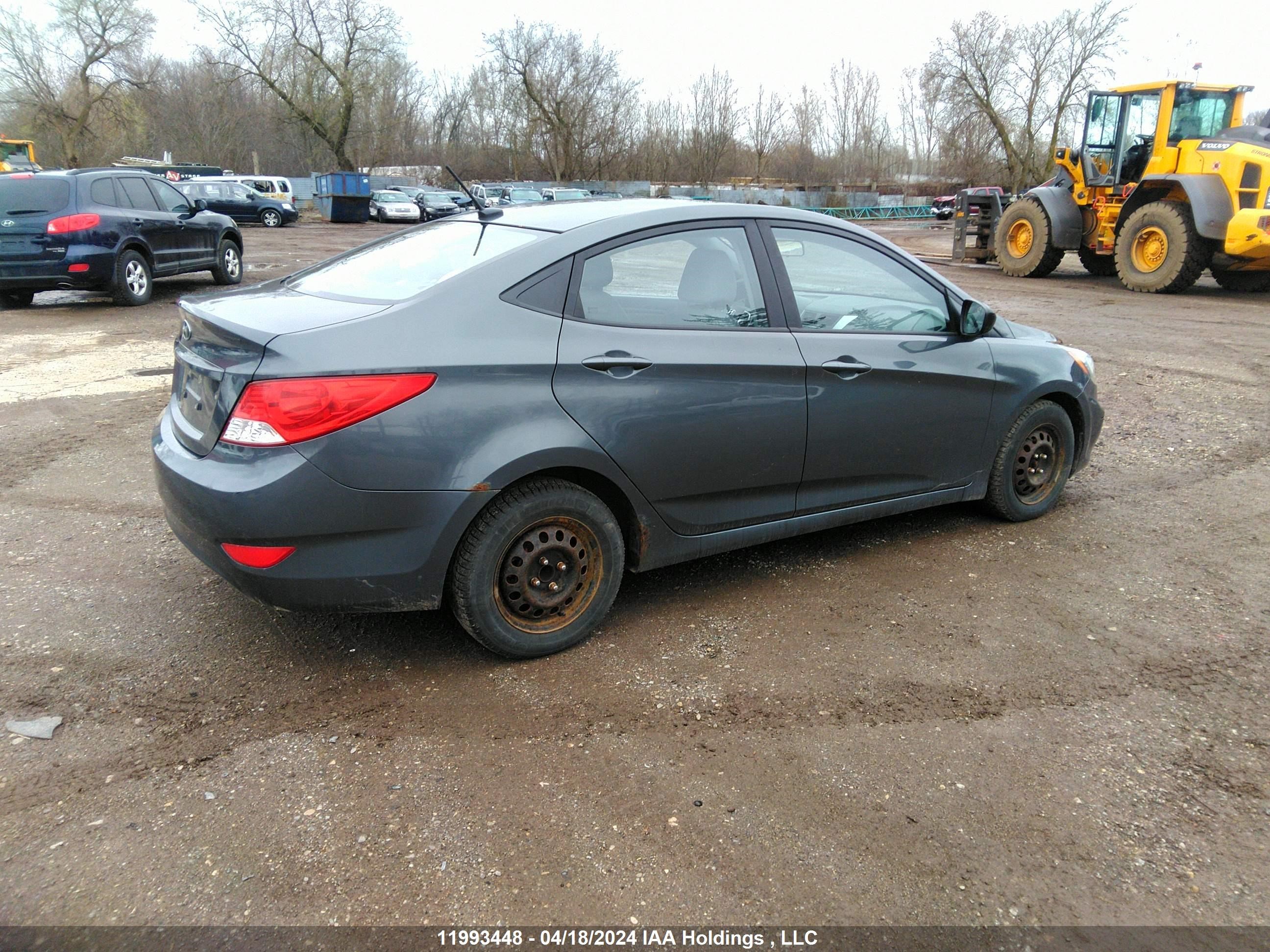 Photo 3 VIN: KMHCT4AE3CU234454 - HYUNDAI ACCENT 