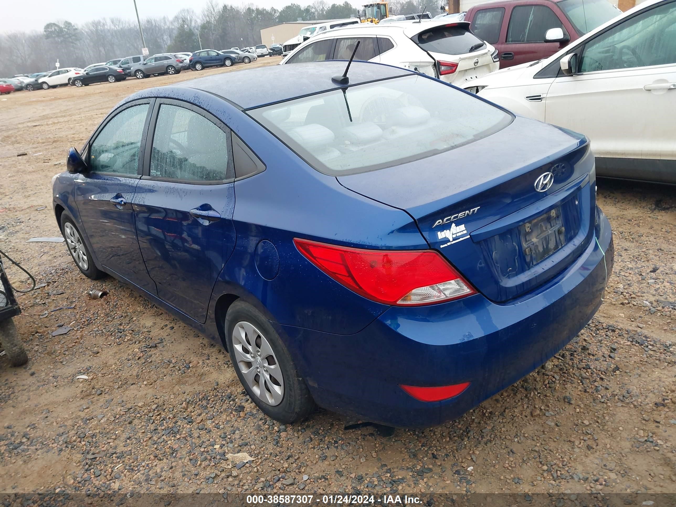 Photo 2 VIN: KMHCT4AE3FU793300 - HYUNDAI ACCENT 