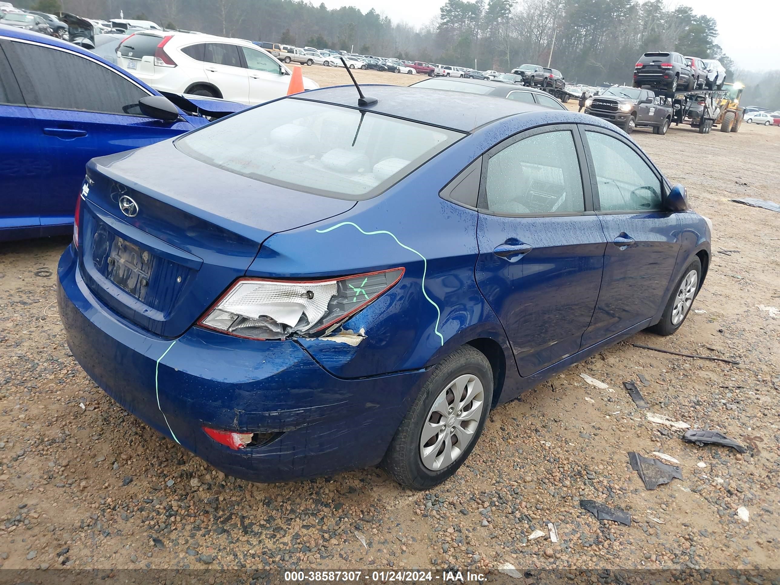 Photo 3 VIN: KMHCT4AE3FU793300 - HYUNDAI ACCENT 