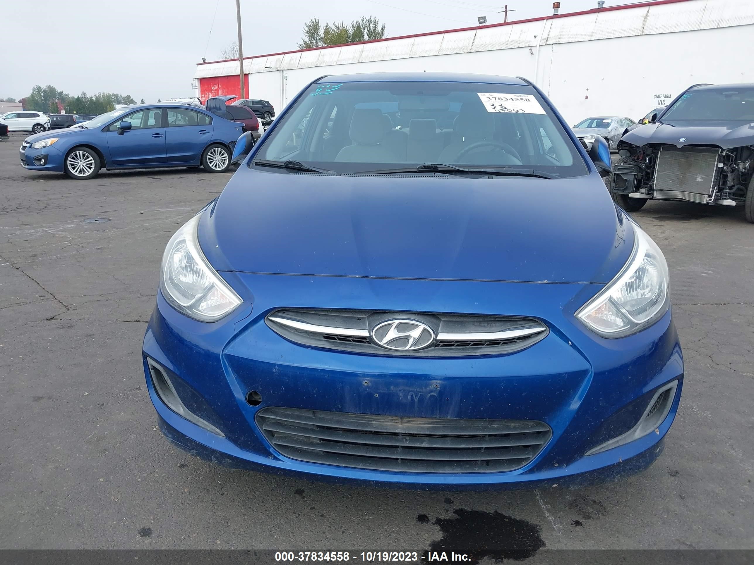 Photo 11 VIN: KMHCT4AE3GU018996 - HYUNDAI ACCENT 