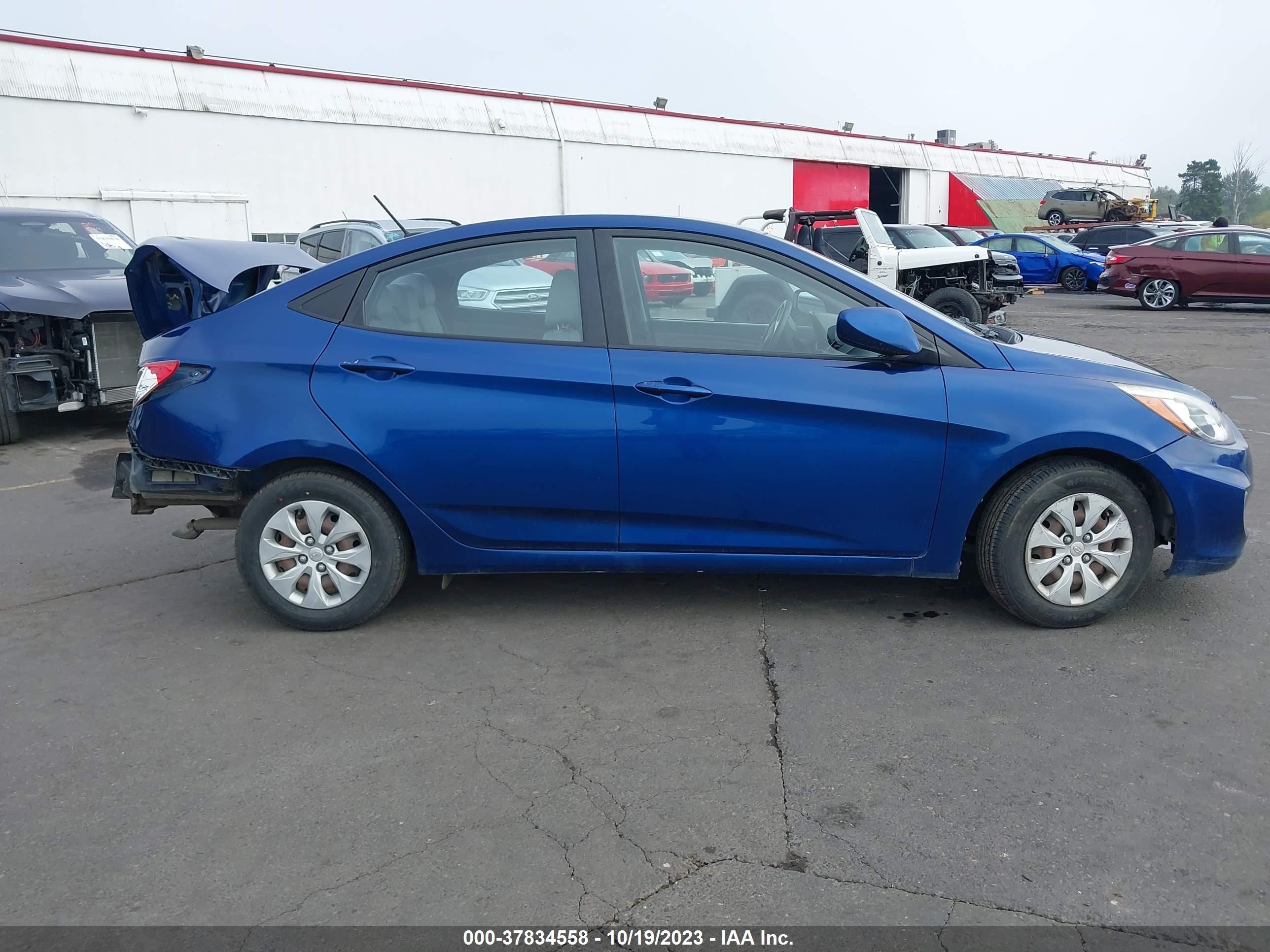 Photo 12 VIN: KMHCT4AE3GU018996 - HYUNDAI ACCENT 