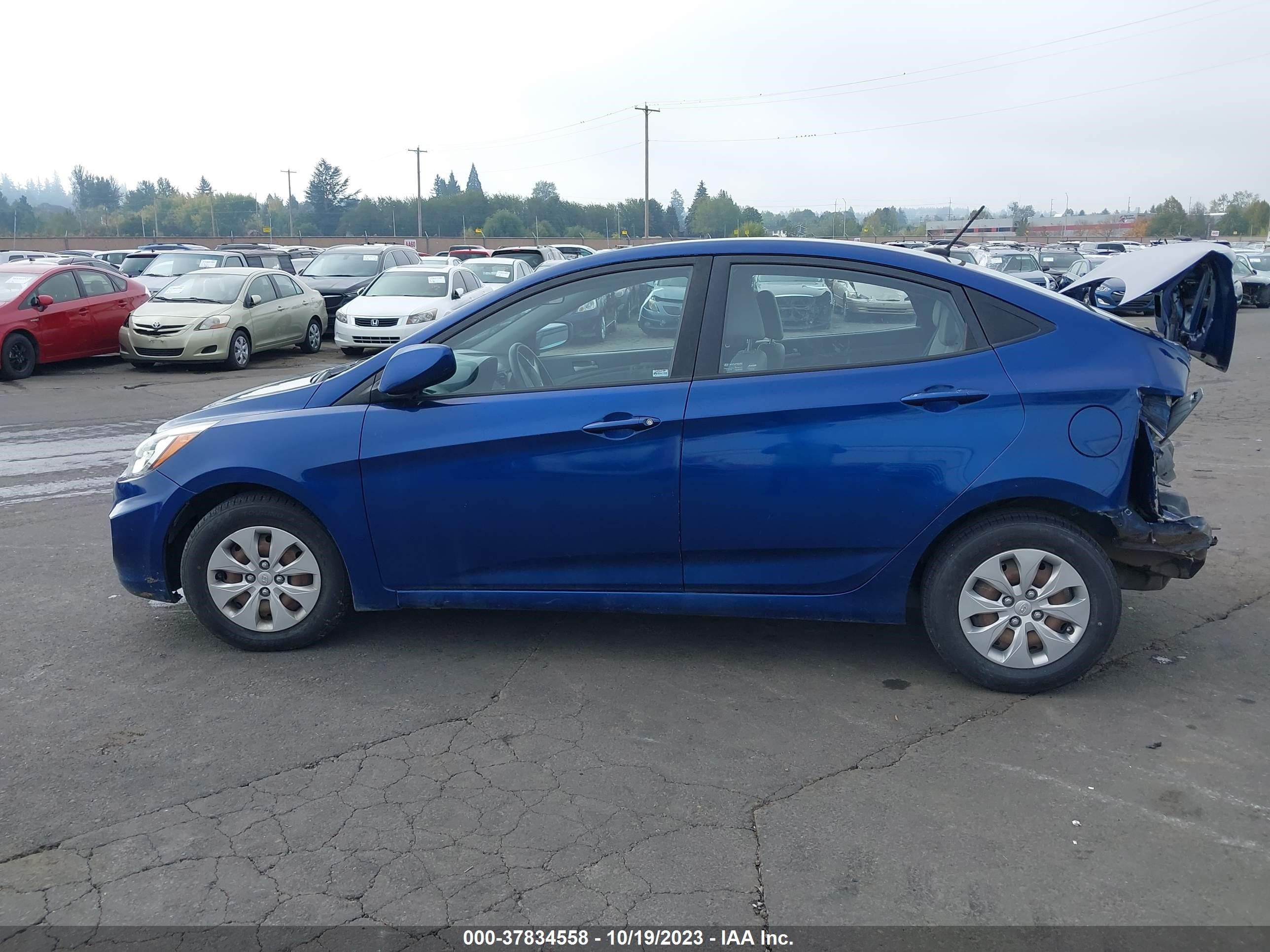 Photo 13 VIN: KMHCT4AE3GU018996 - HYUNDAI ACCENT 