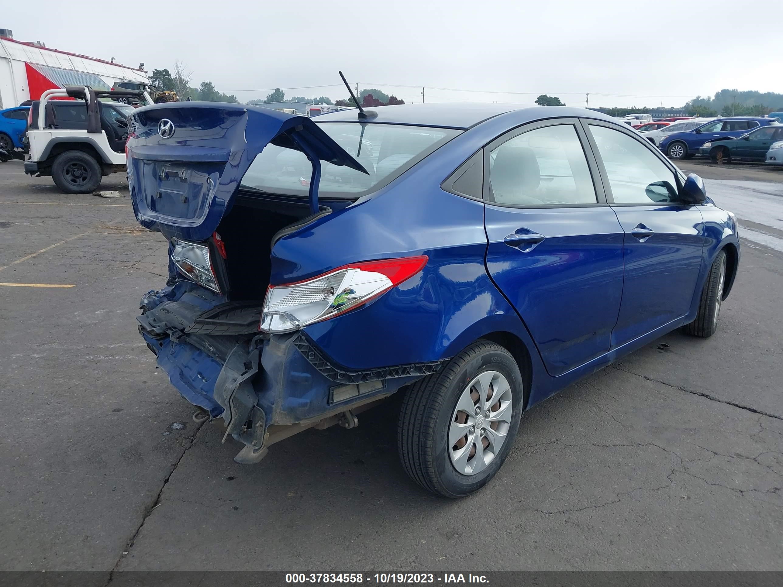 Photo 3 VIN: KMHCT4AE3GU018996 - HYUNDAI ACCENT 