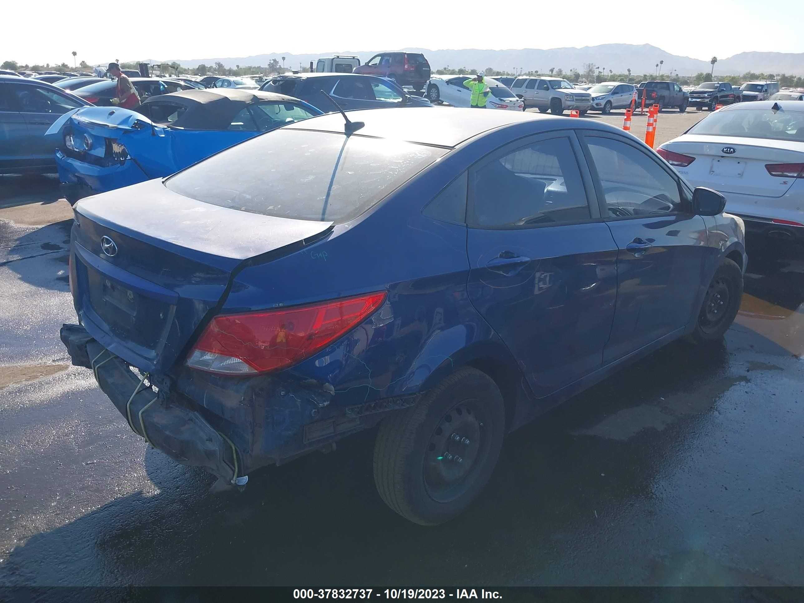 Photo 3 VIN: KMHCT4AE3GU060763 - HYUNDAI ACCENT 