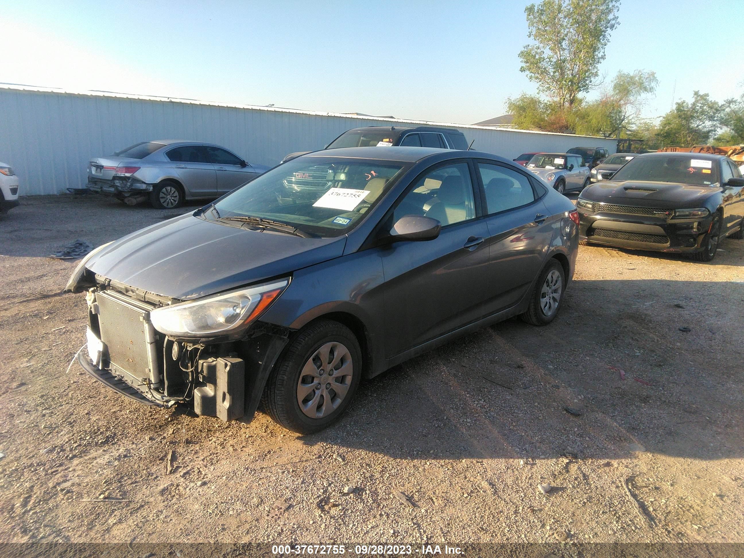 Photo 1 VIN: KMHCT4AE3HU168852 - HYUNDAI ACCENT 