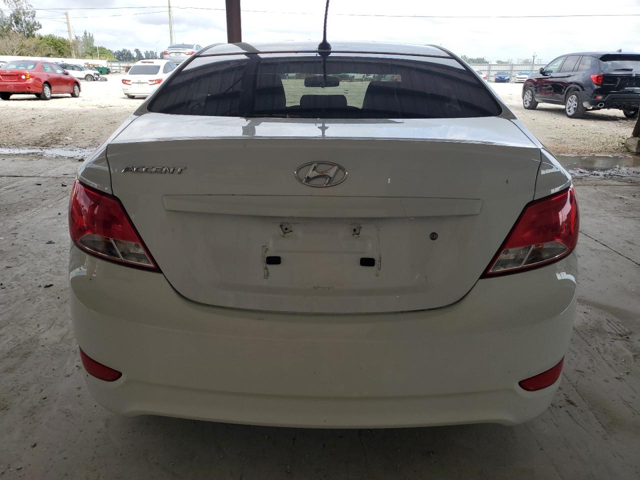 Photo 5 VIN: KMHCT4AE3HU186655 - HYUNDAI ACCENT 