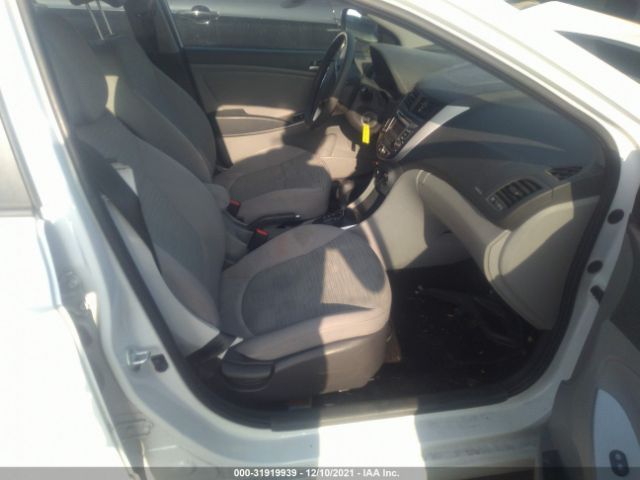 Photo 4 VIN: KMHCT4AE3HU365729 - HYUNDAI ACCENT 