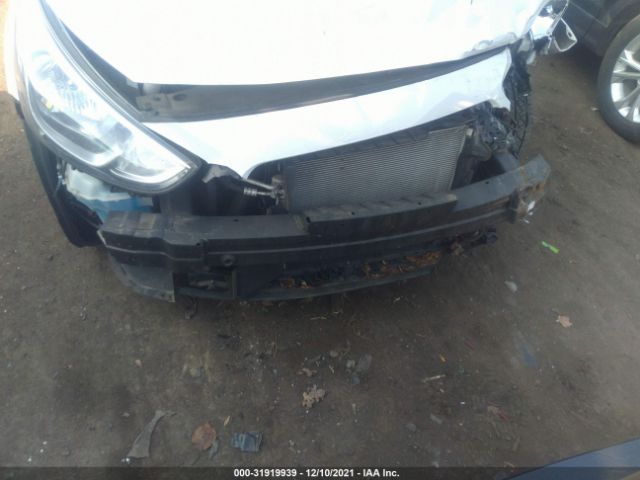 Photo 5 VIN: KMHCT4AE3HU365729 - HYUNDAI ACCENT 