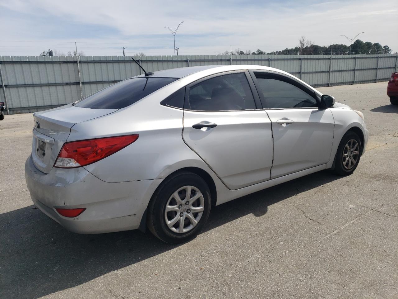 Photo 2 VIN: KMHCT4AE4DU295460 - HYUNDAI ACCENT 