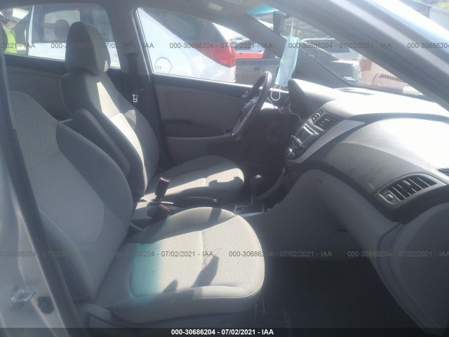 Photo 4 VIN: KMHCT4AE4DU305940 - HYUNDAI ACCENT 