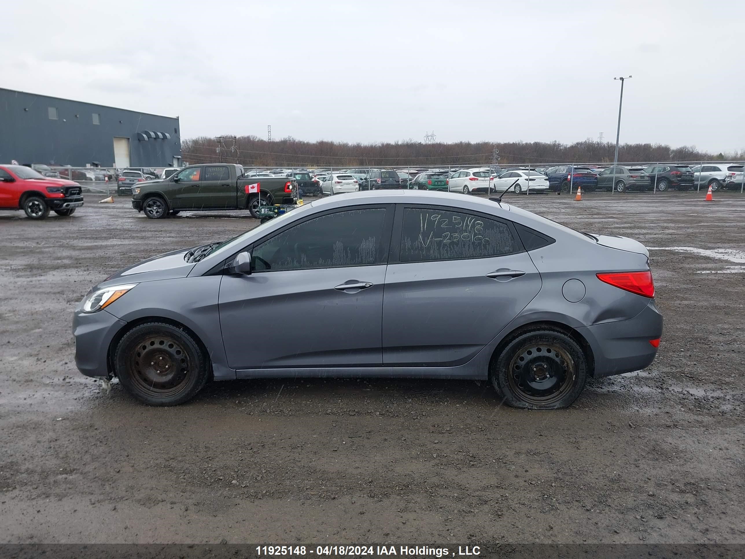 Photo 13 VIN: KMHCT4AE4HU230100 - HYUNDAI ACCENT 