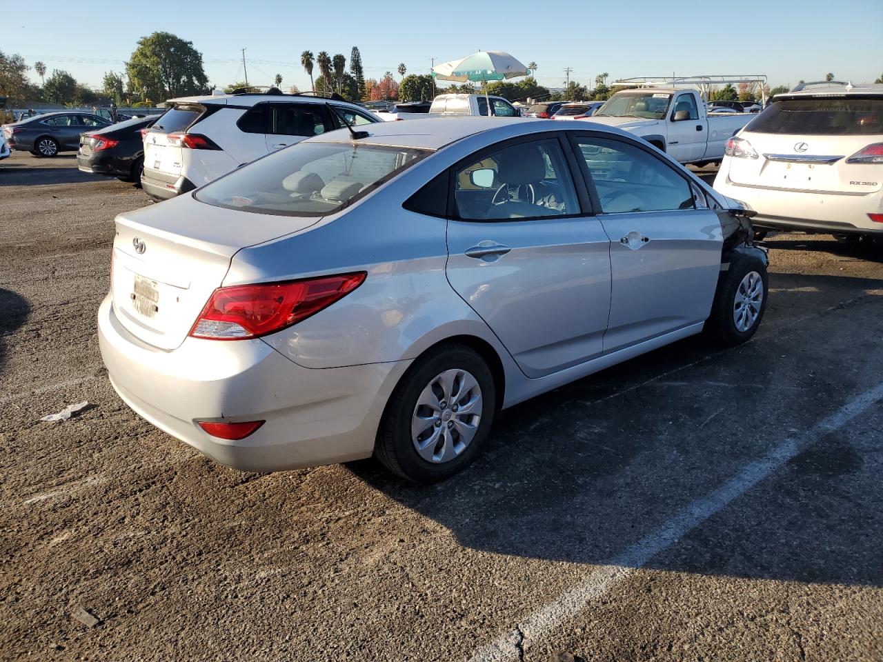 Photo 2 VIN: KMHCT4AE4HU244613 - HYUNDAI ACCENT 