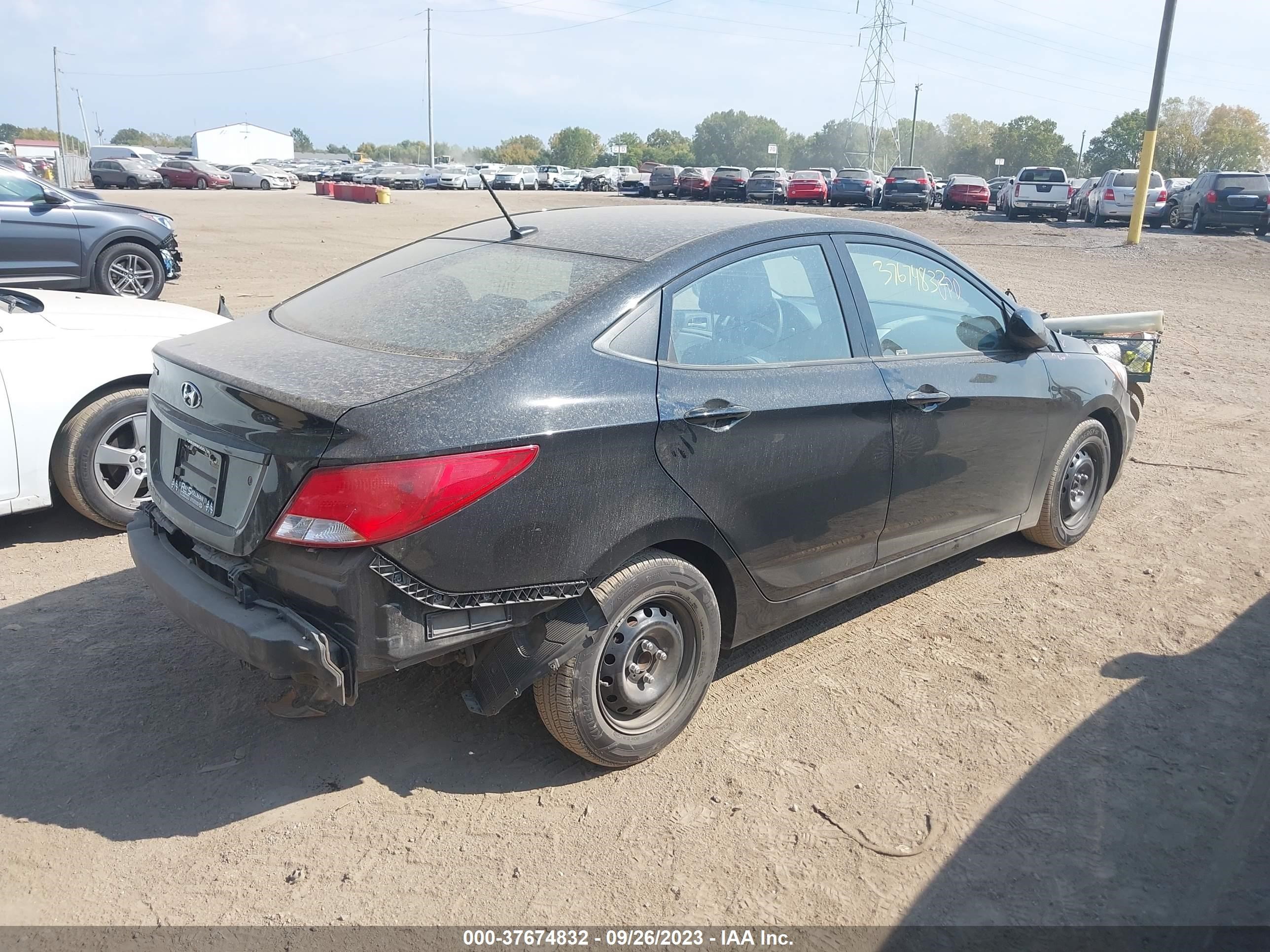 Photo 3 VIN: KMHCT4AE4HU380160 - HYUNDAI ACCENT 