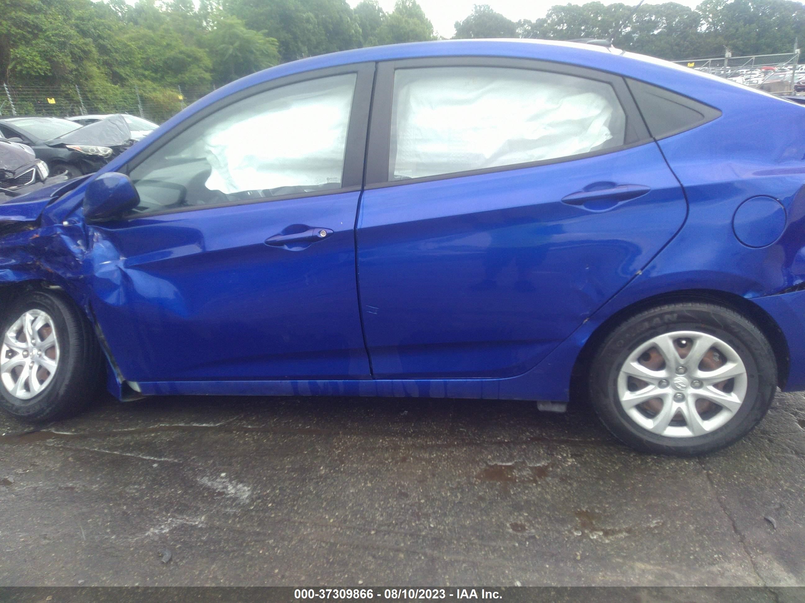 Photo 13 VIN: KMHCT4AE5DU460898 - HYUNDAI ACCENT 