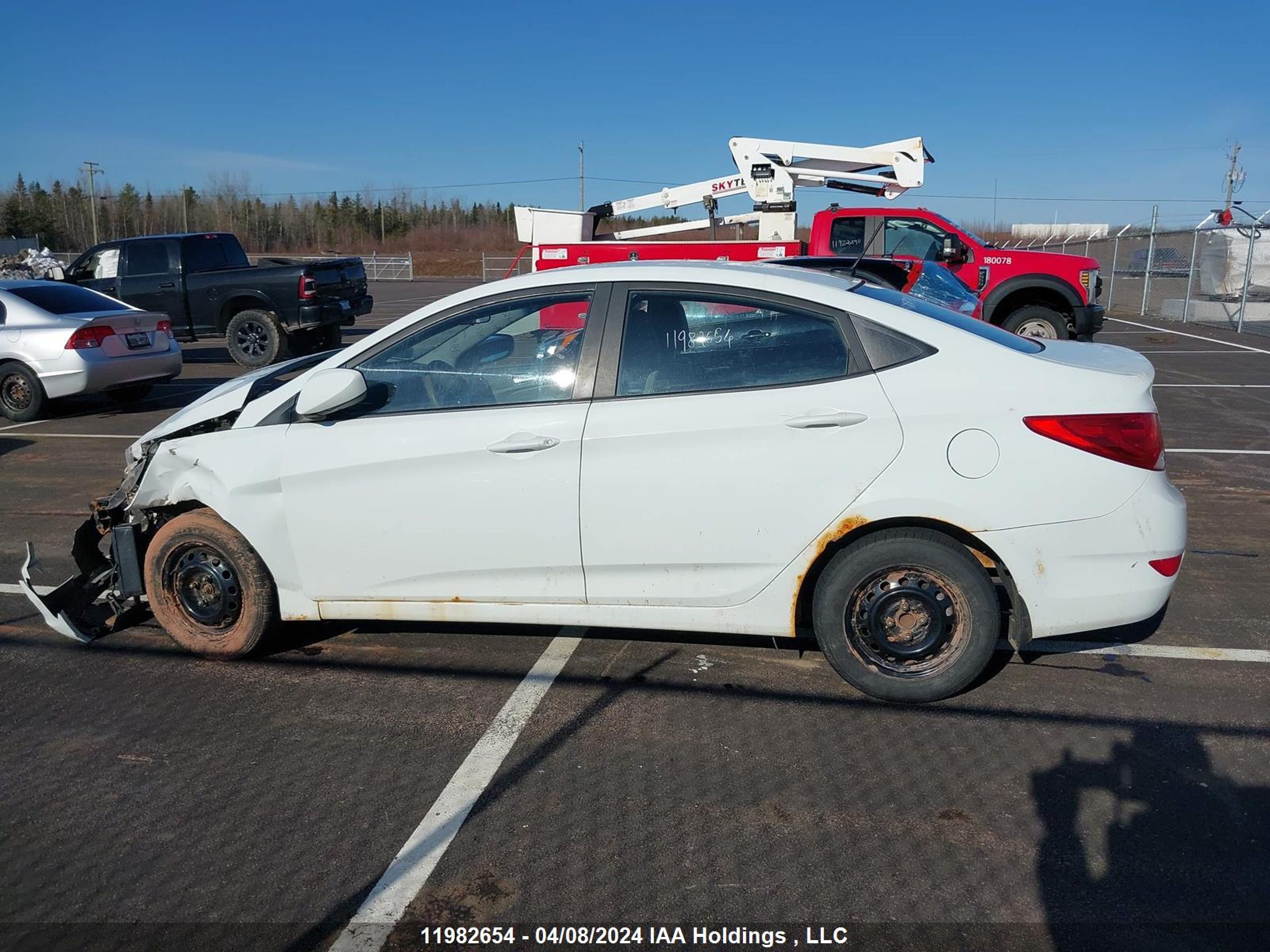 Photo 13 VIN: KMHCT4AE5EU731055 - HYUNDAI ACCENT 