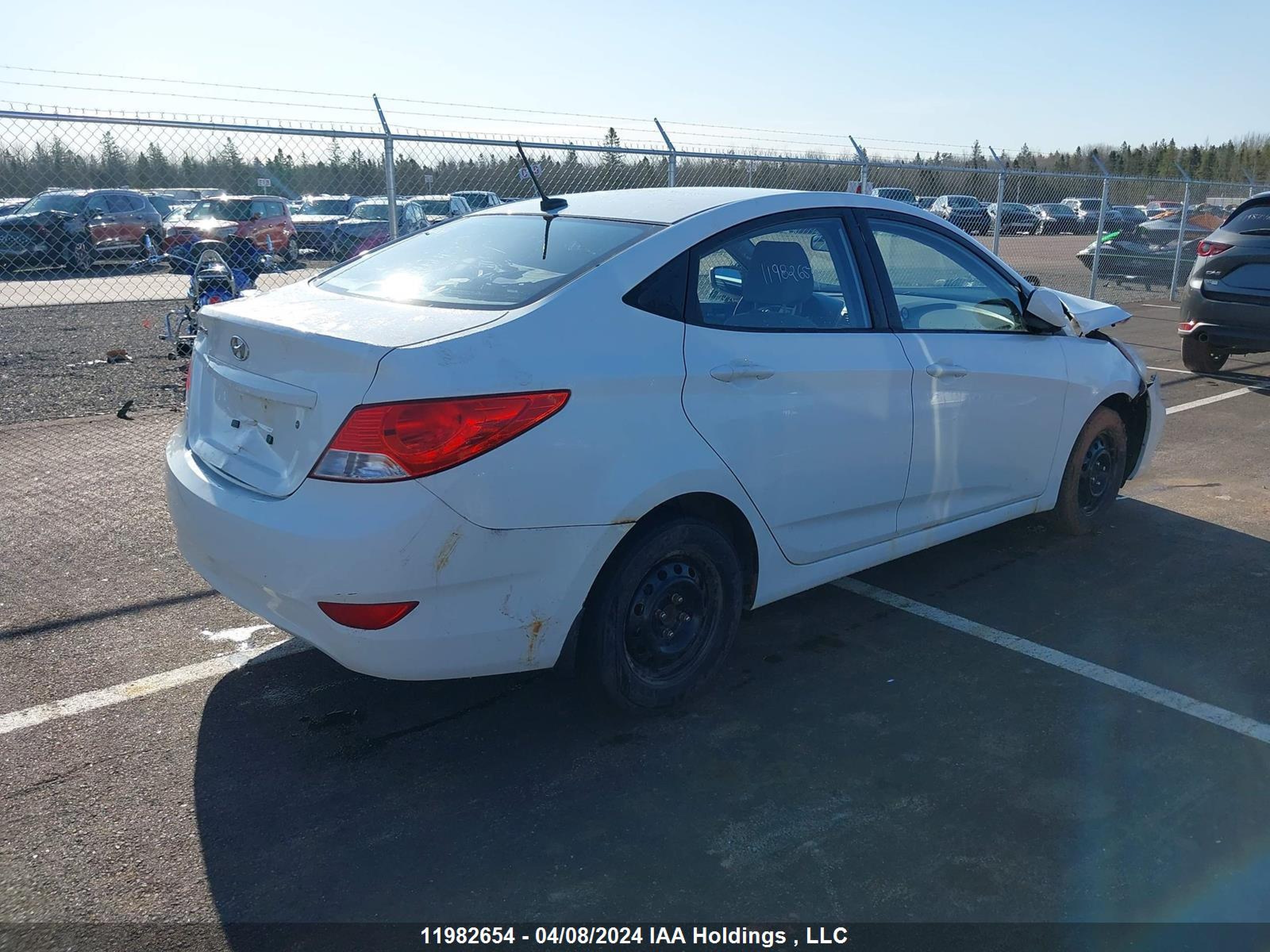 Photo 3 VIN: KMHCT4AE5EU731055 - HYUNDAI ACCENT 