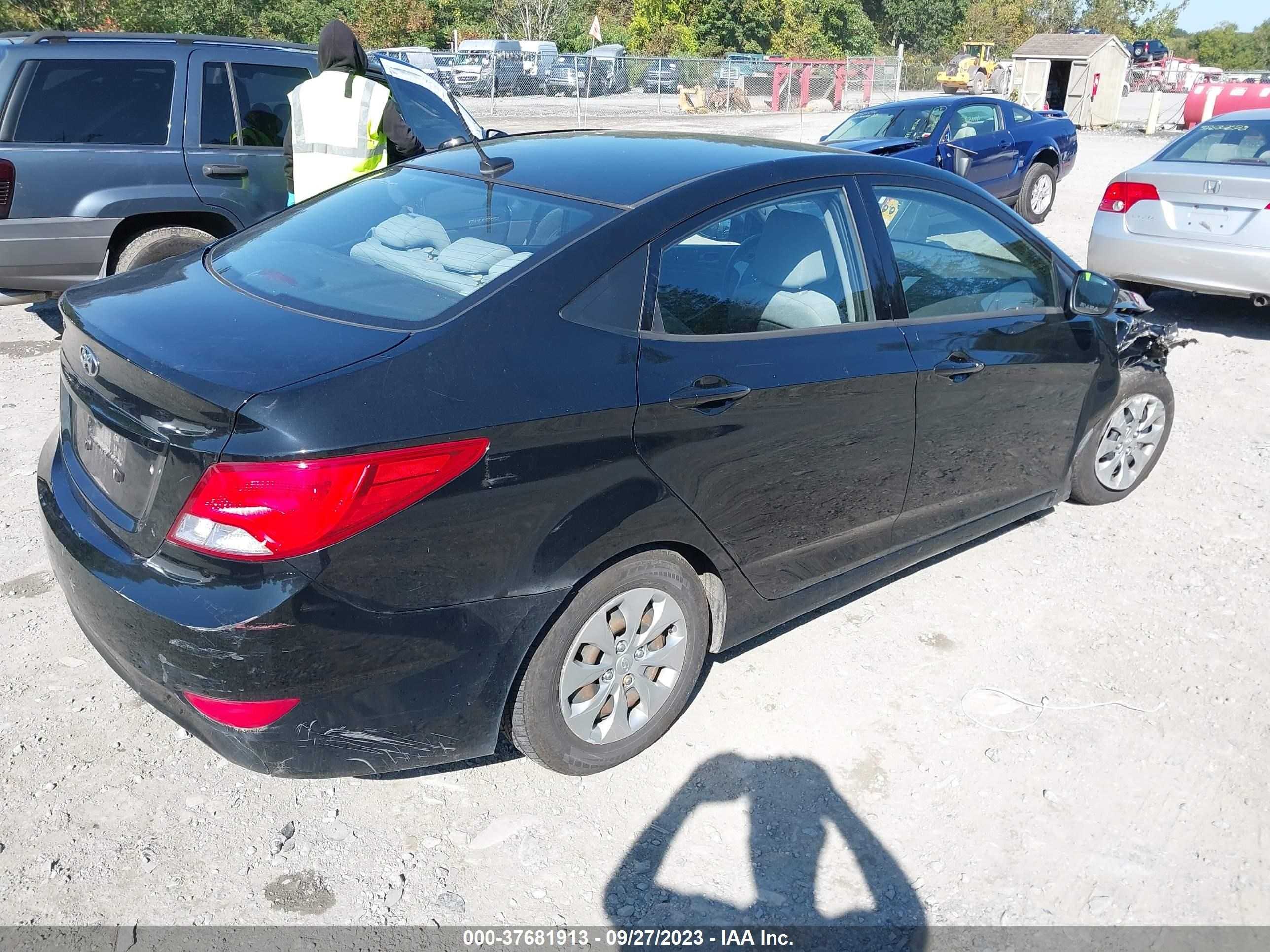 Photo 3 VIN: KMHCT4AE5GU137844 - HYUNDAI ACCENT 