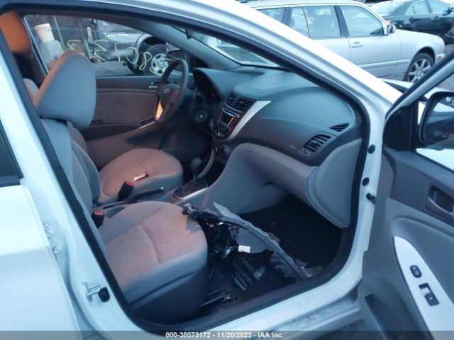 Photo 4 VIN: KMHCT4AE5HU333834 - HYUNDAI ACCENT 