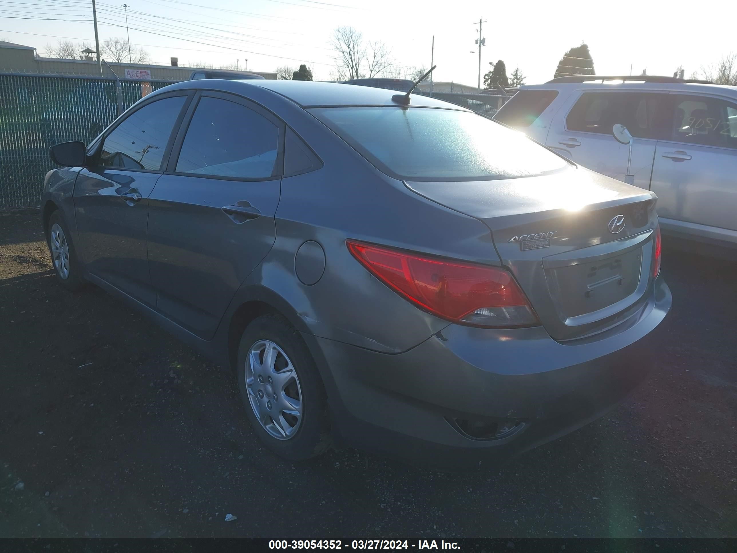 Photo 2 VIN: KMHCT4AE6GU081056 - HYUNDAI ACCENT 