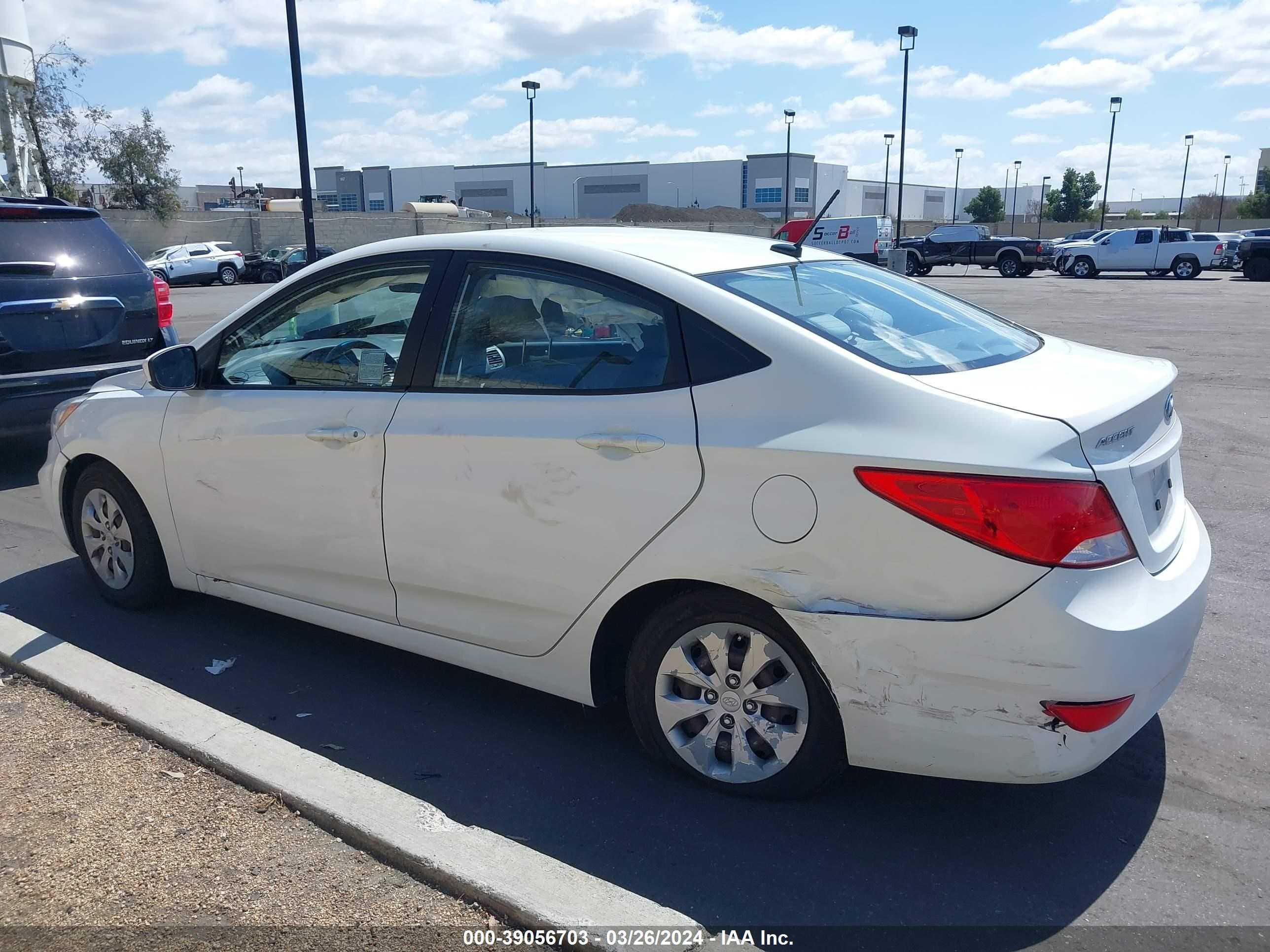 Photo 5 VIN: KMHCT4AE6GU981956 - HYUNDAI ACCENT 