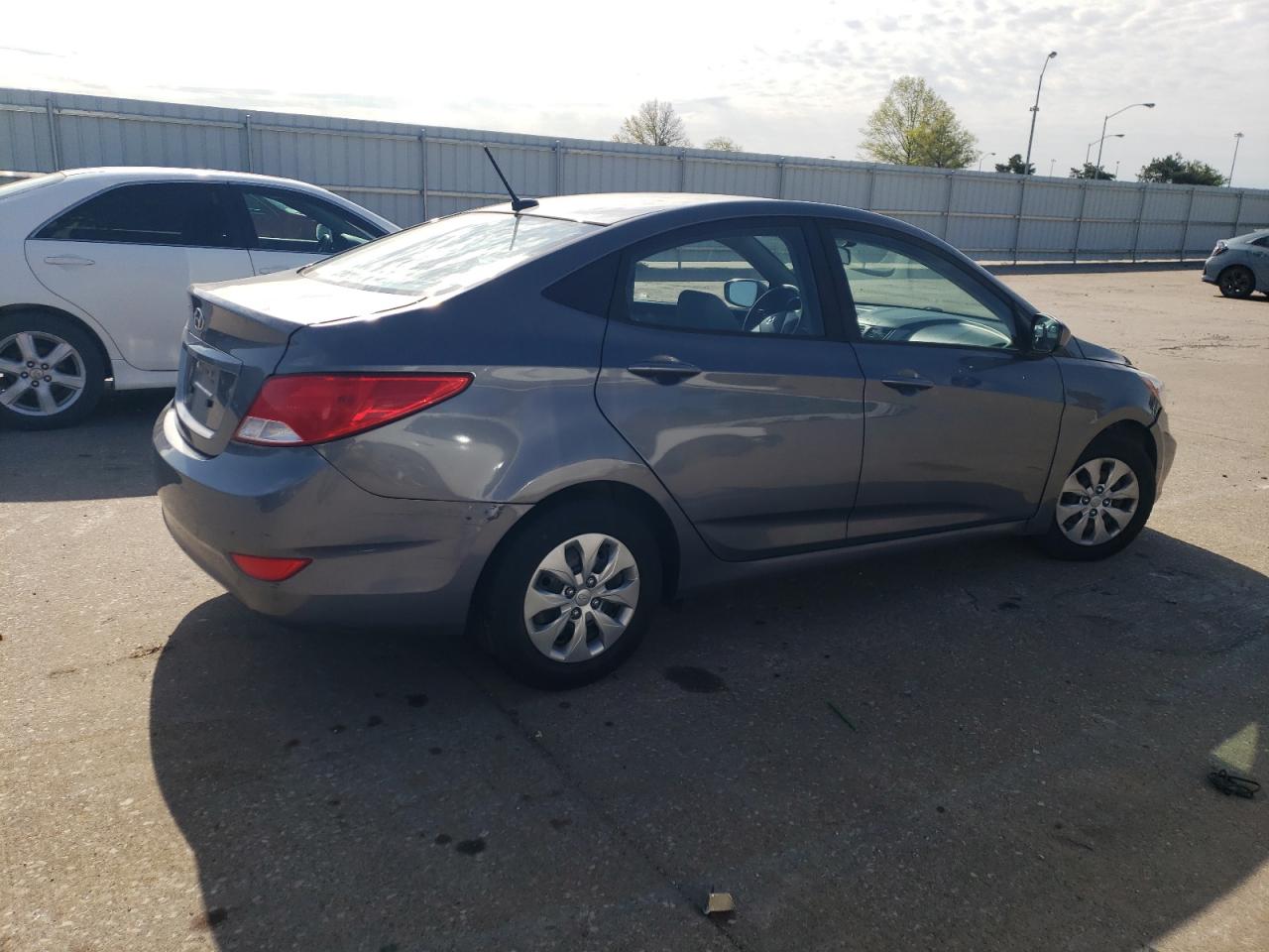 Photo 2 VIN: KMHCT4AE6HU218966 - HYUNDAI ACCENT 