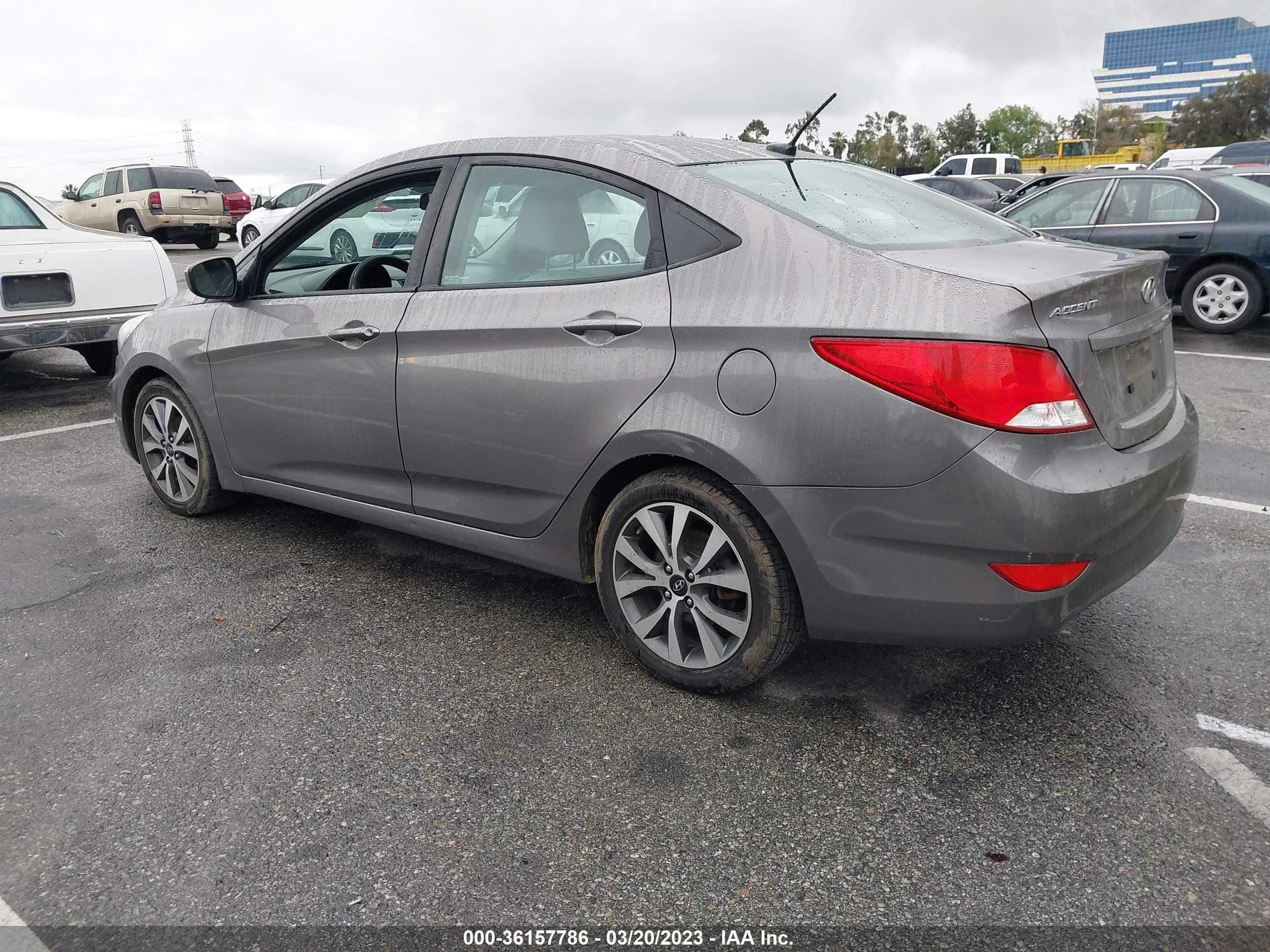 Photo 2 VIN: KMHCT4AE6HU373971 - HYUNDAI ACCENT 