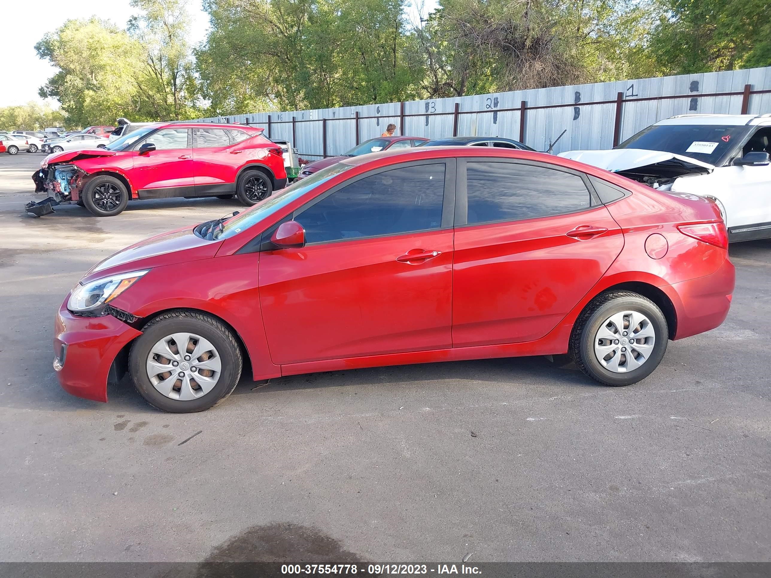 Photo 13 VIN: KMHCT4AE6HU394948 - HYUNDAI ACCENT 