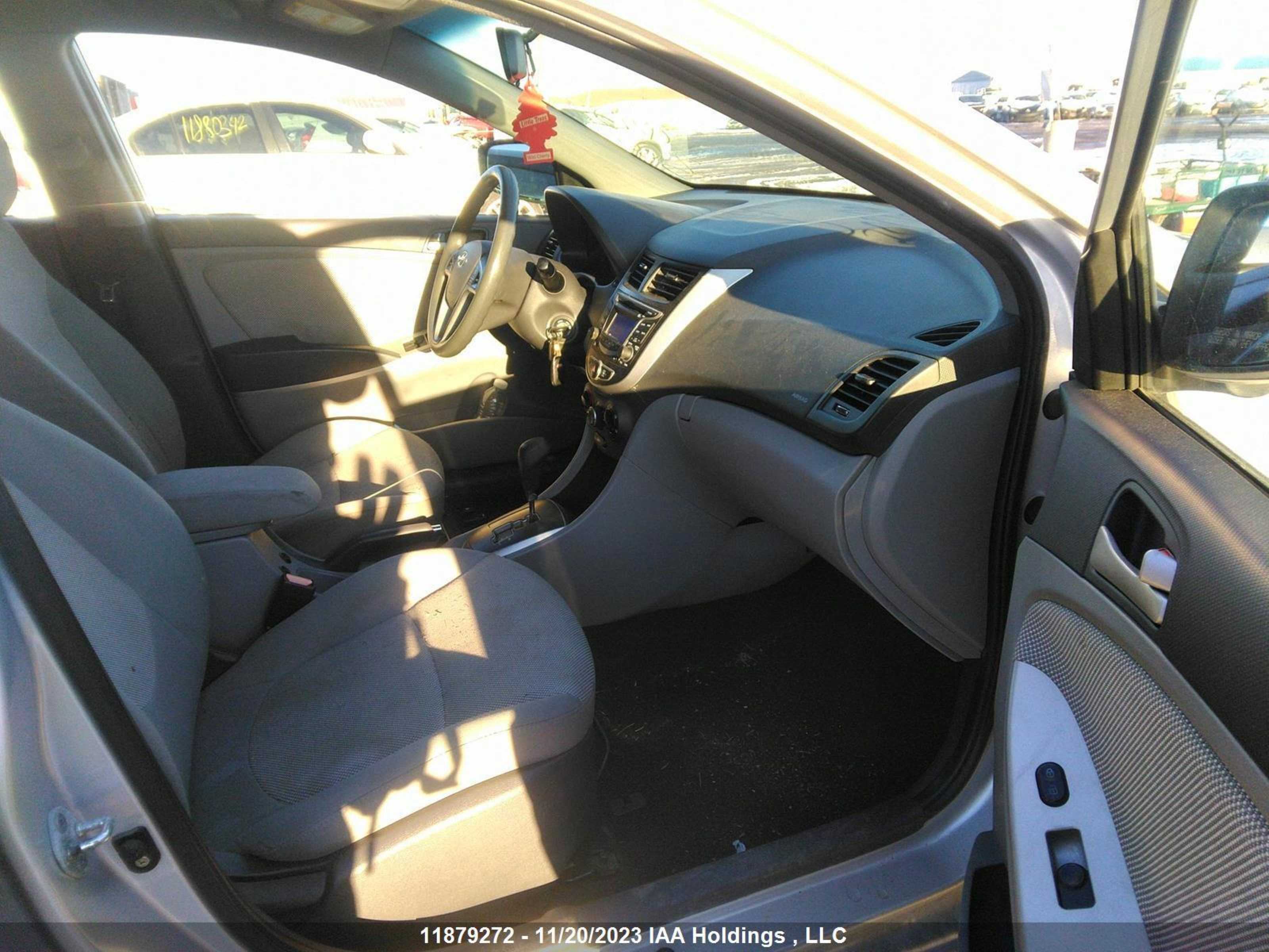 Photo 4 VIN: KMHCT4AE7CU082601 - HYUNDAI ACCENT 