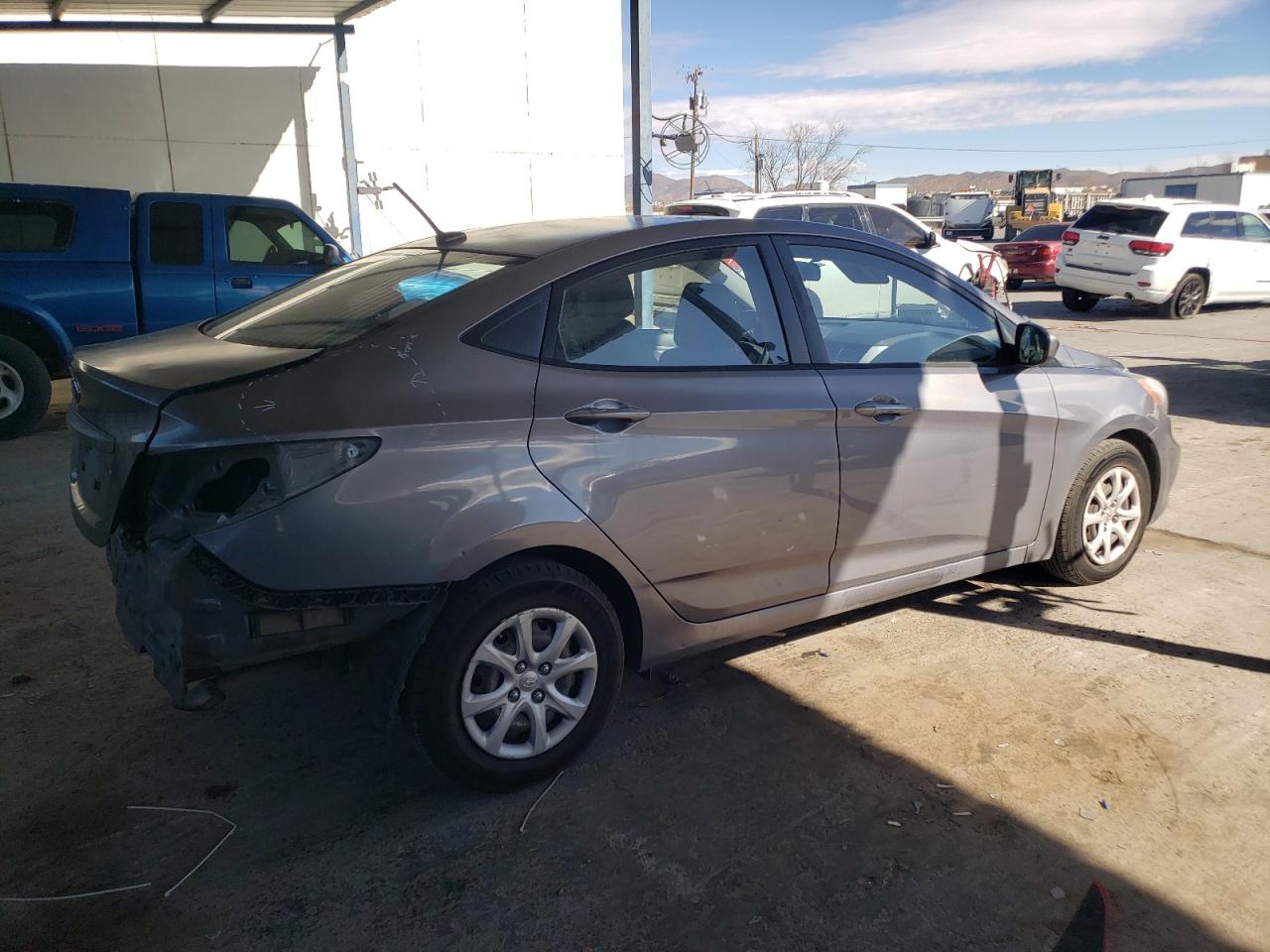 Photo 2 VIN: KMHCT4AE7DU523869 - HYUNDAI ACCENT 