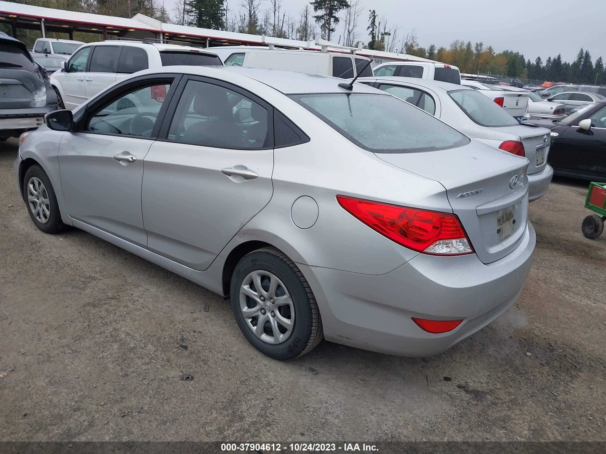 Photo 2 VIN: KMHCT4AE7DU554233 - HYUNDAI ACCENT 