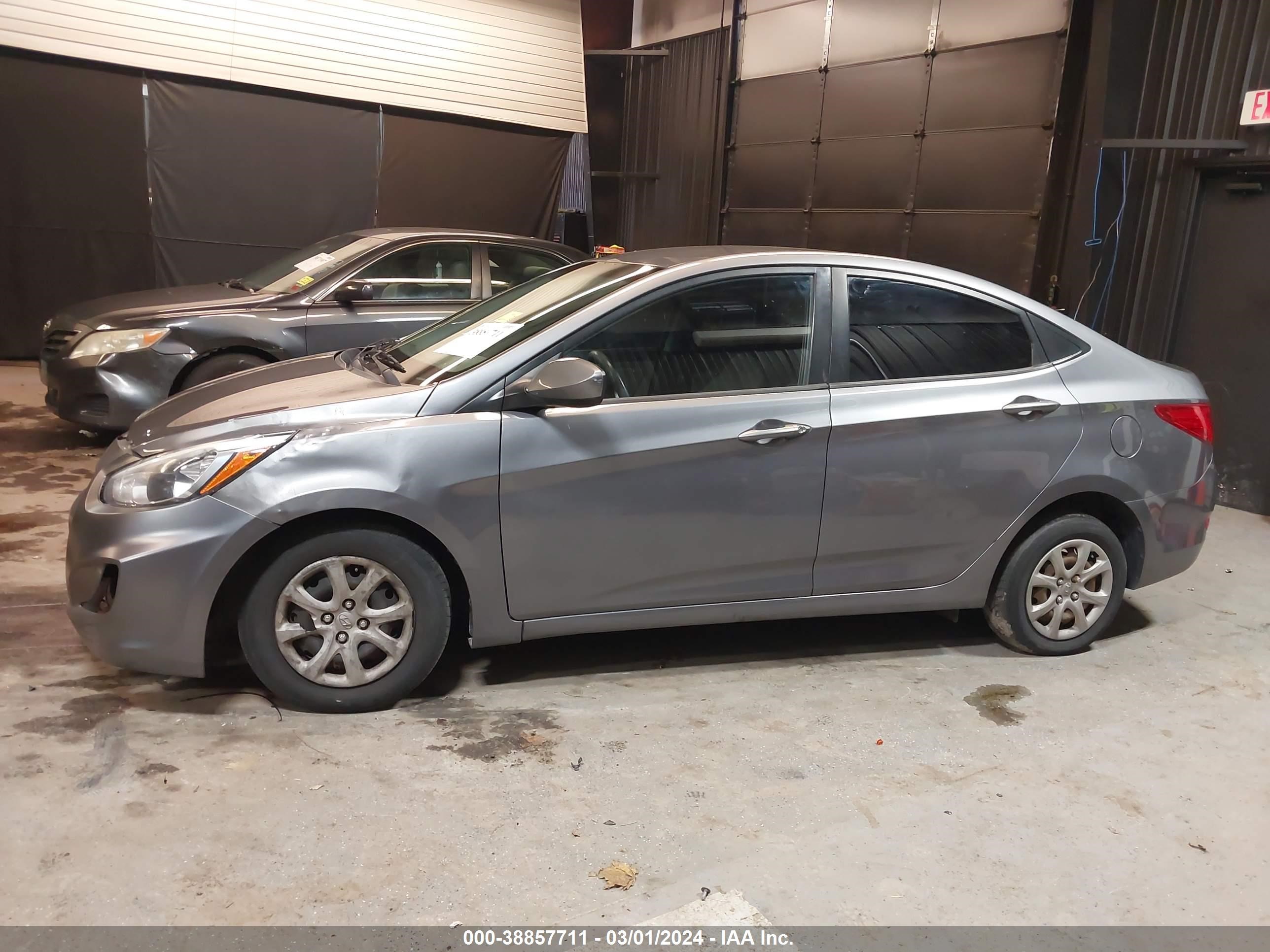 Photo 14 VIN: KMHCT4AE7FU860660 - HYUNDAI ACCENT 