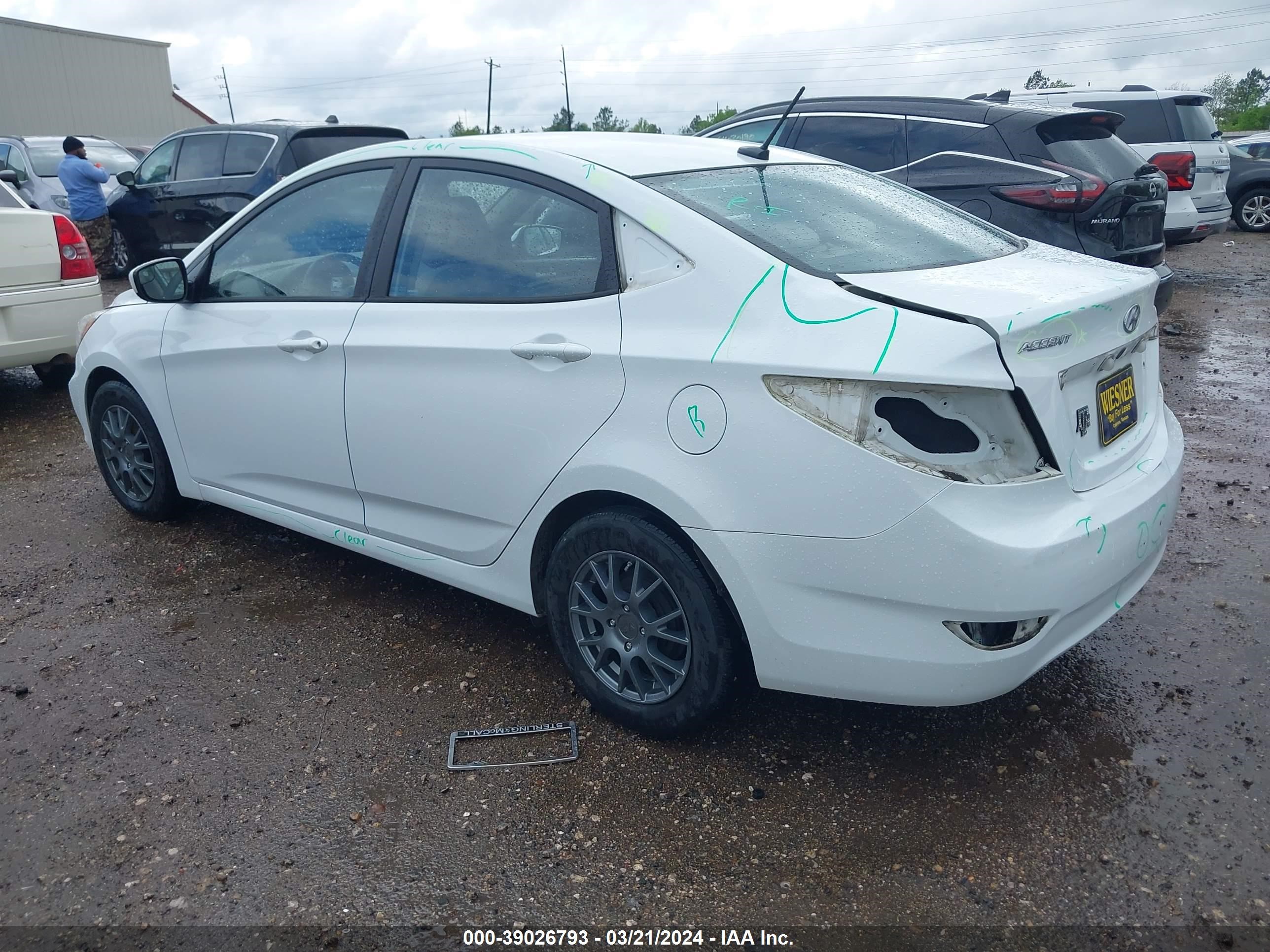 Photo 2 VIN: KMHCT4AE7GU134475 - HYUNDAI ACCENT 