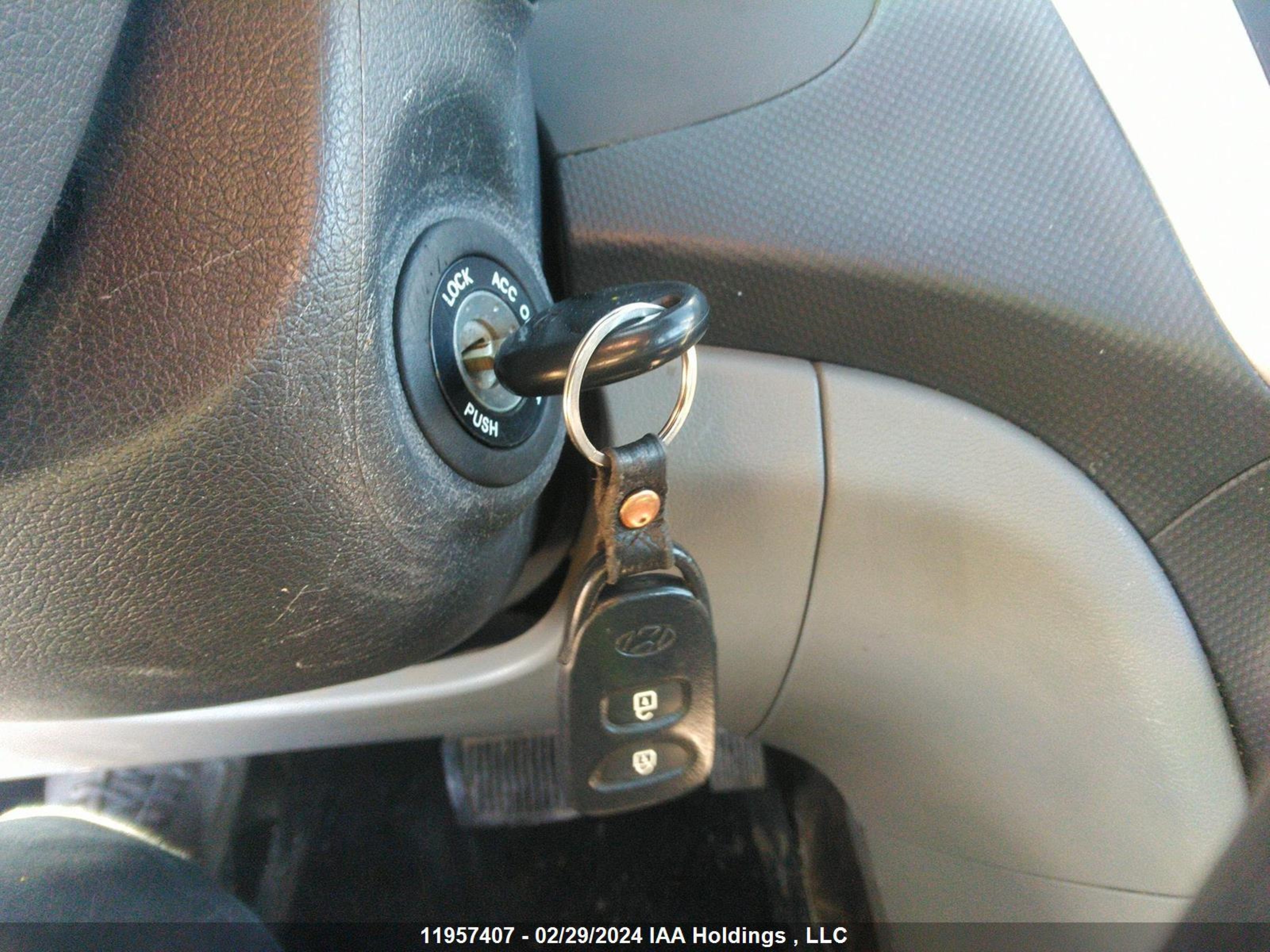 Photo 9 VIN: KMHCT4AE7GU988026 - HYUNDAI ACCENT 