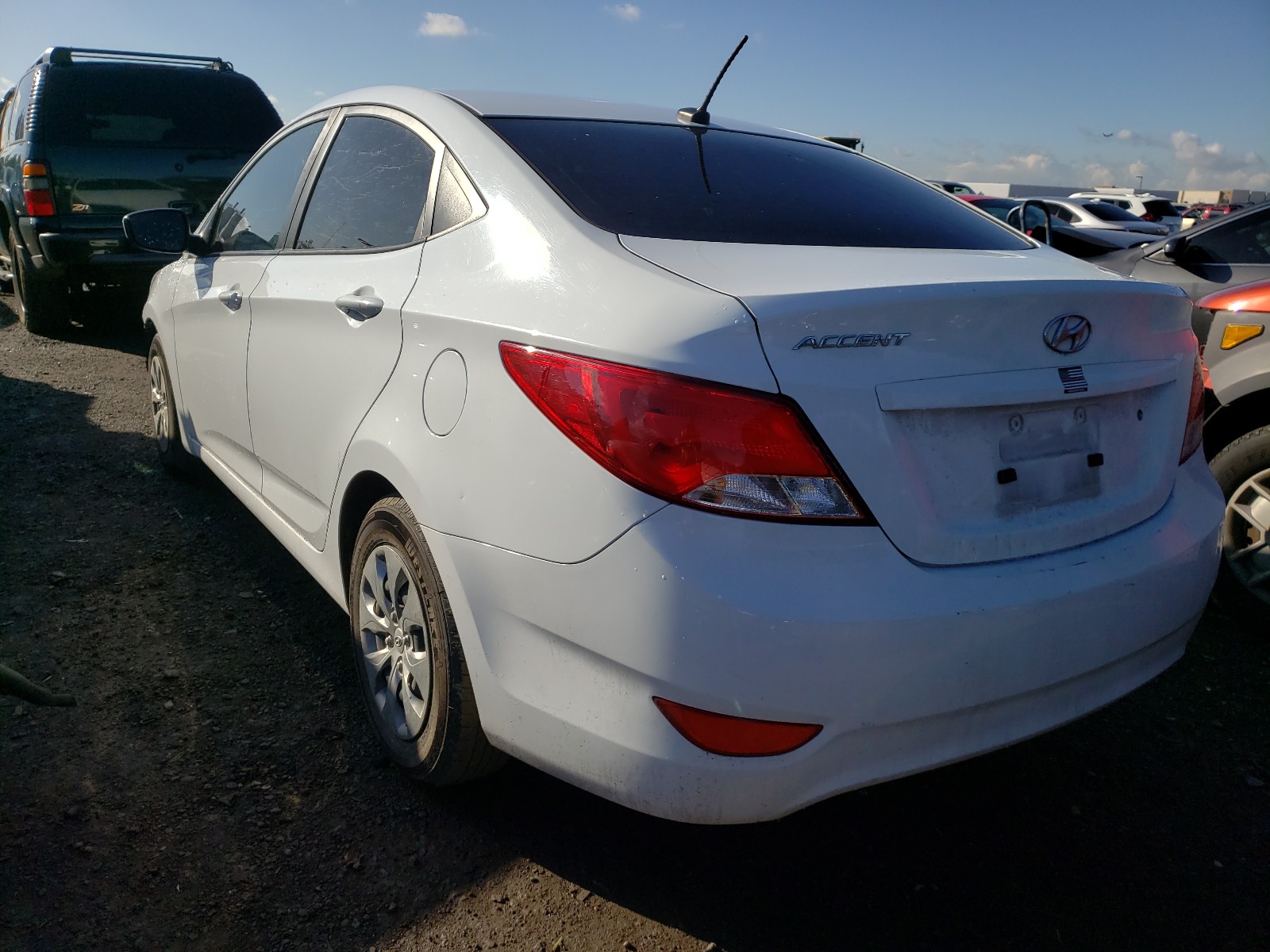 Photo 2 VIN: KMHCT4AE7HU341658 - HYUNDAI ACCENT SE 