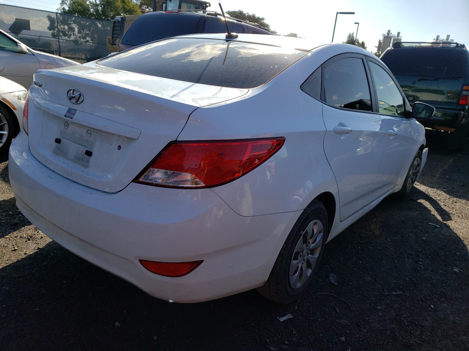 Photo 3 VIN: KMHCT4AE7HU341658 - HYUNDAI ACCENT SE 